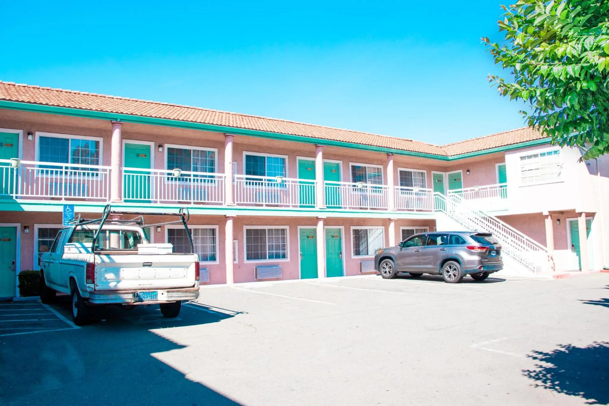 Property building in Discovery Inn