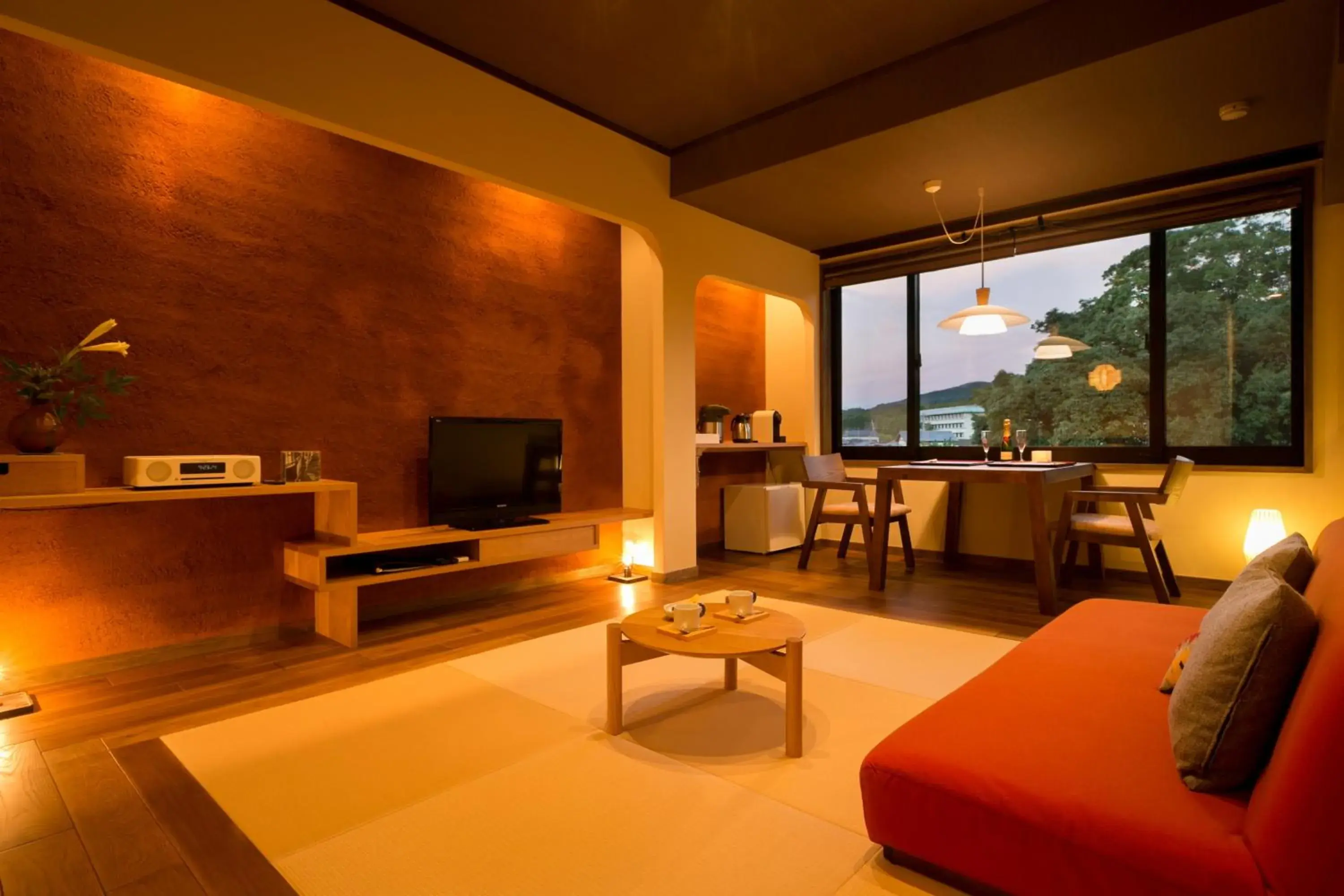 Twin Room with Tatami Area and Hot Spring Bath - single occupancy in Ryokan Oomuraya Twin Room with Tatami Area and Hot Spring Bath - single occupancy in Ryokan Oomuraya