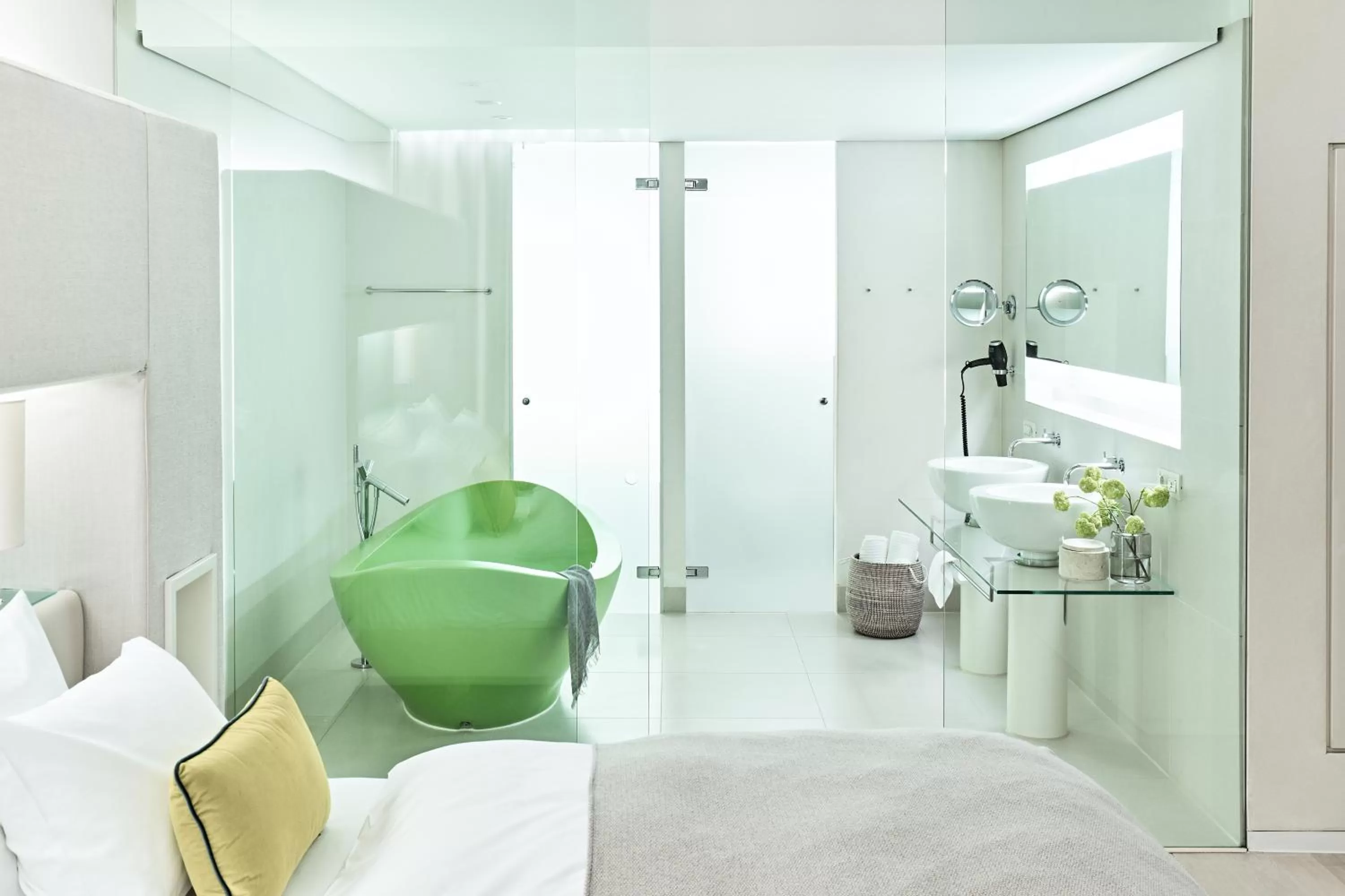 Bathroom, Bed in SIDE, Hamburg, a Member of Design Hotels