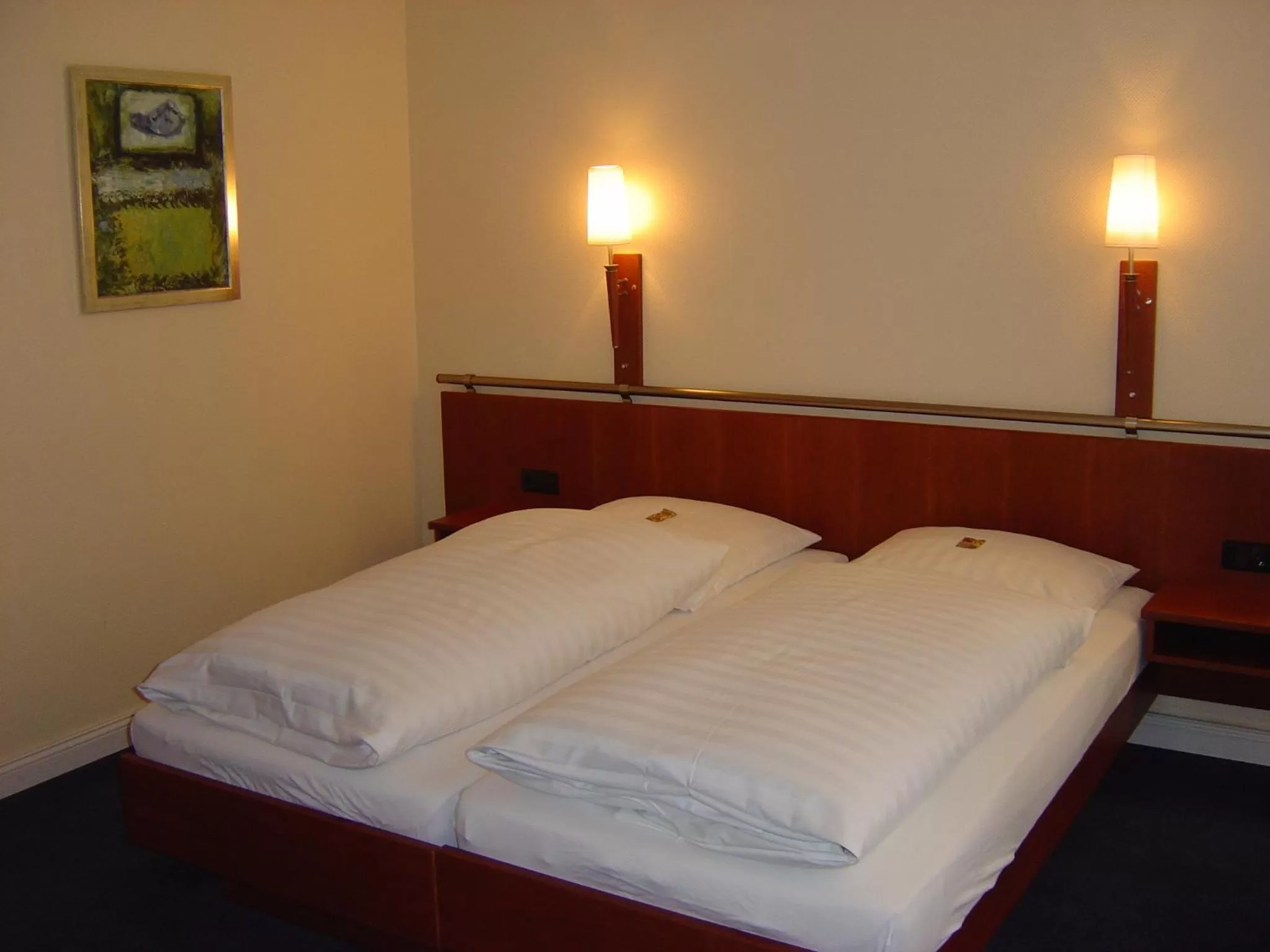 Bedroom, Bed in Kurfürst am Kurfürstendamm