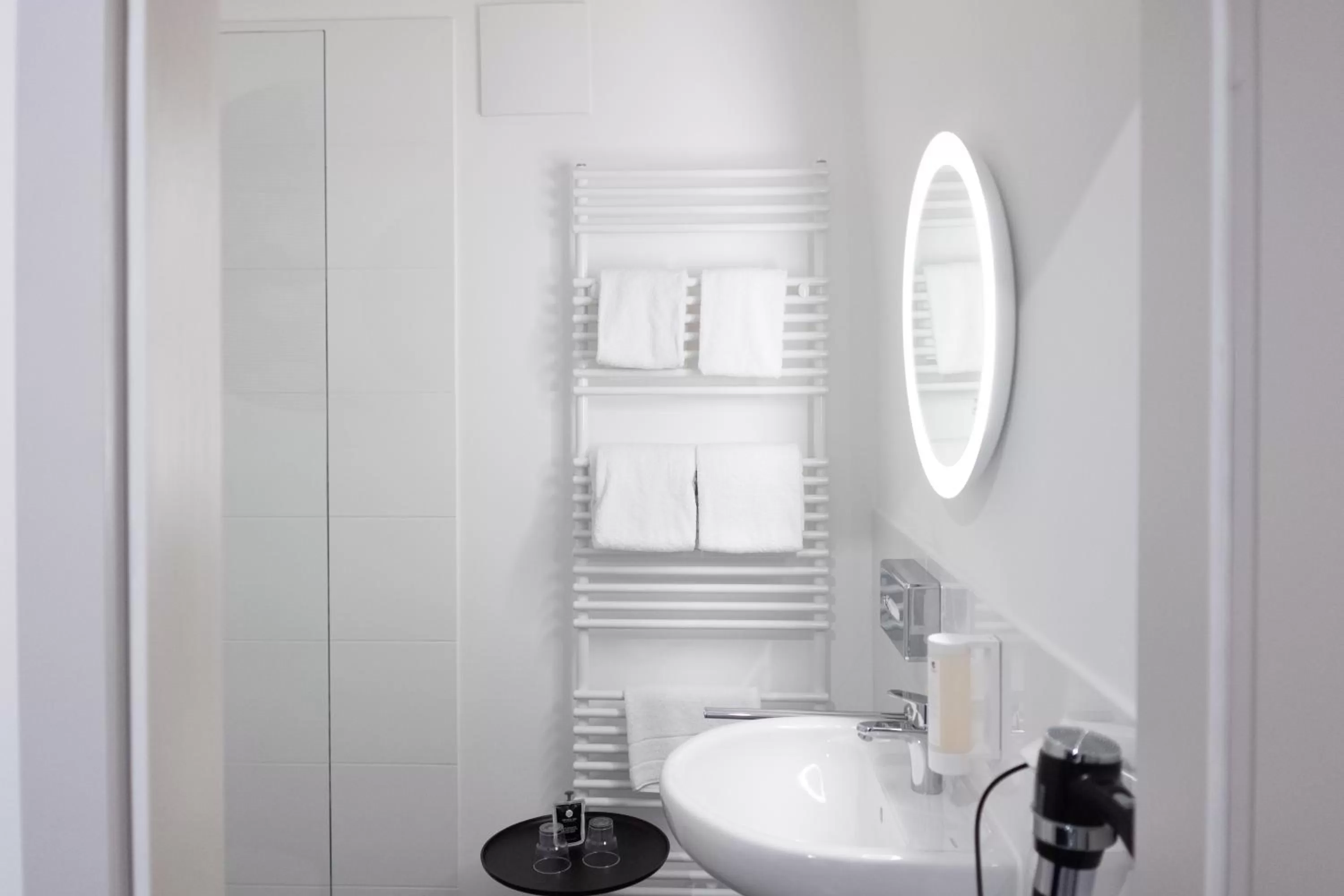 Bathroom in ANA Living Augsburg City Center by Arthotel ANA - Self-Service-Hotel