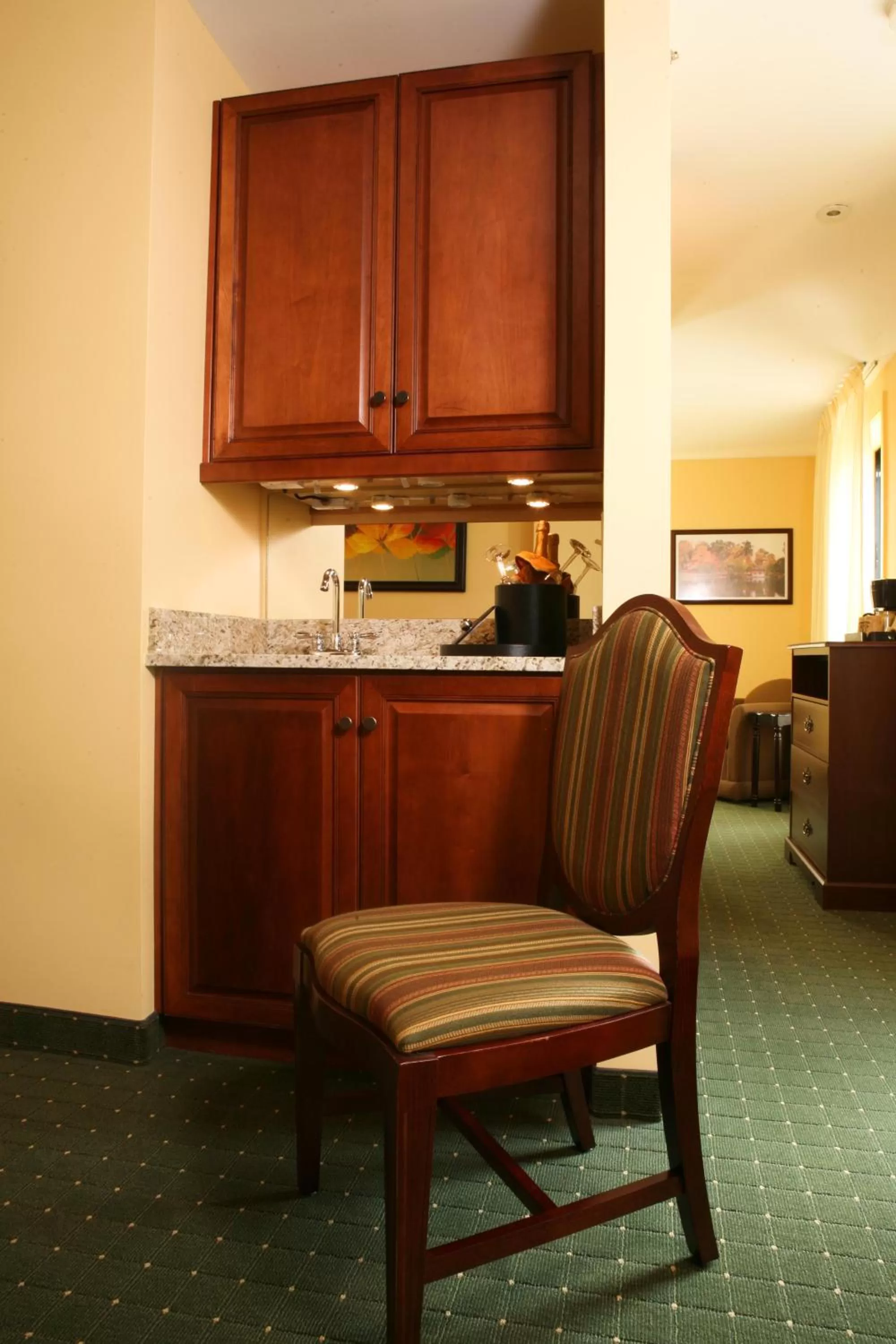 Kitchen or kitchenette in Main Street Inn Blacksburg
