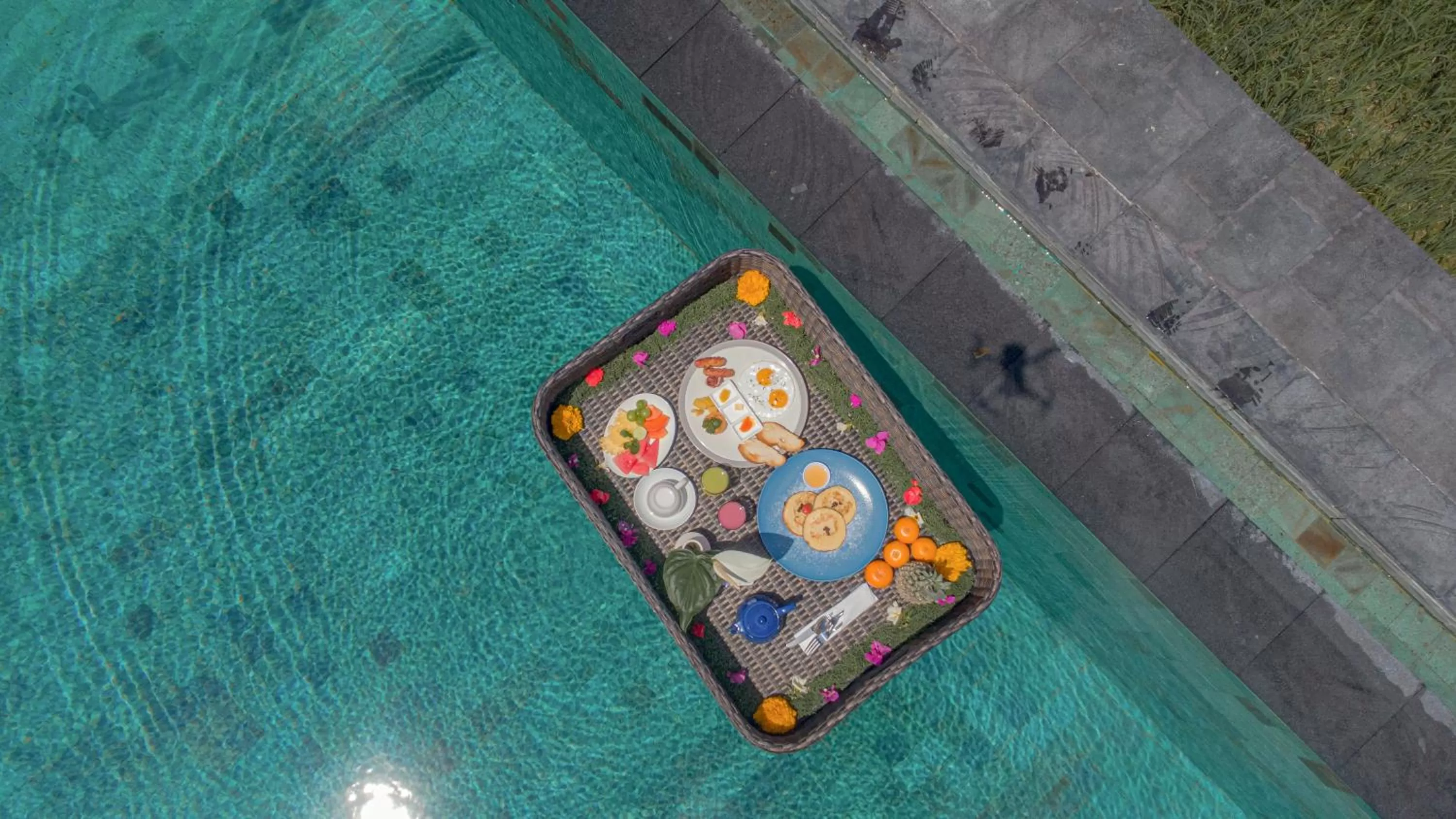 Food and drinks in Artini Bisma Ubud Hotel