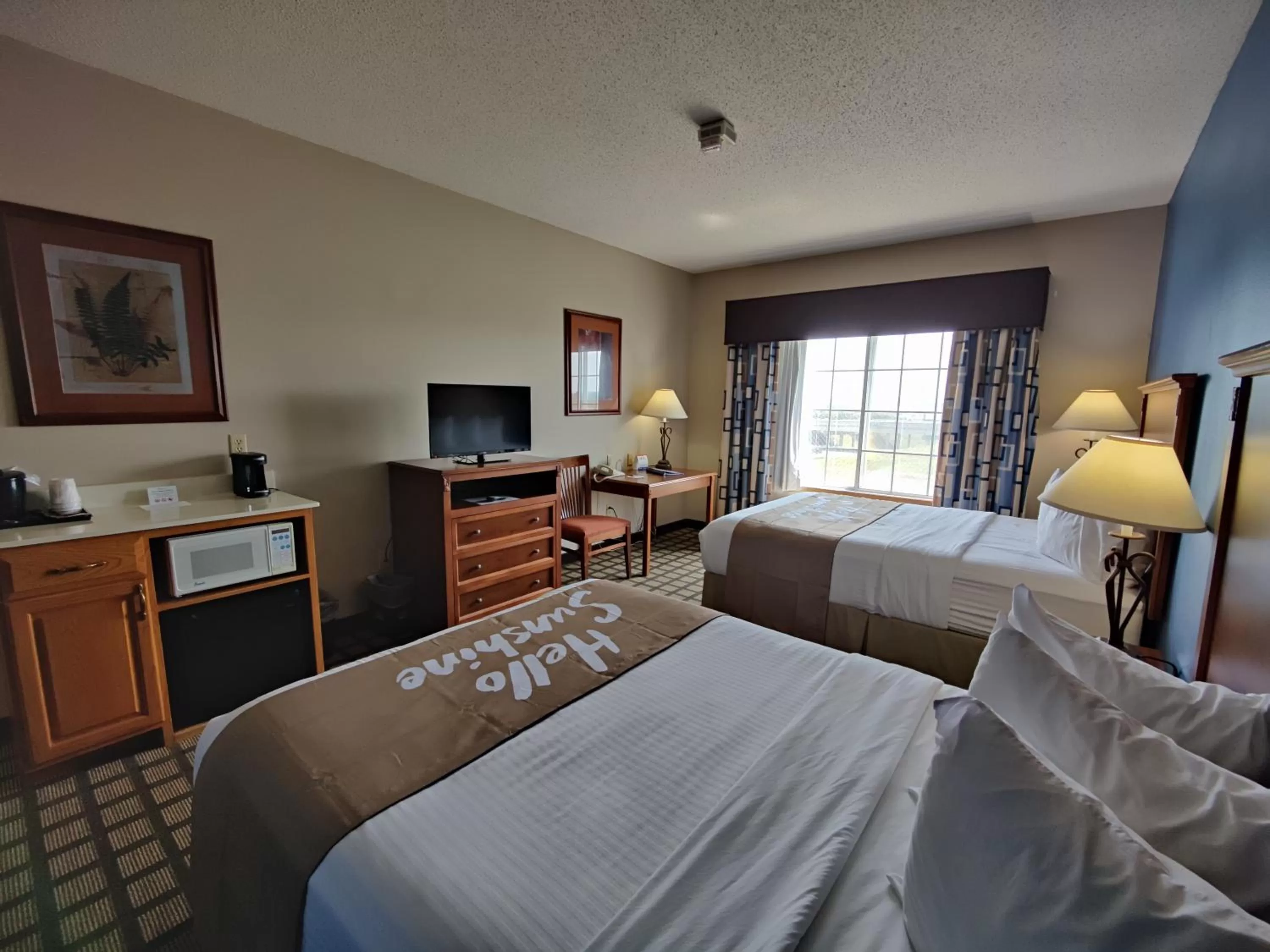 Photo of the whole room, Bed in Baymont by Wyndham Albany MN