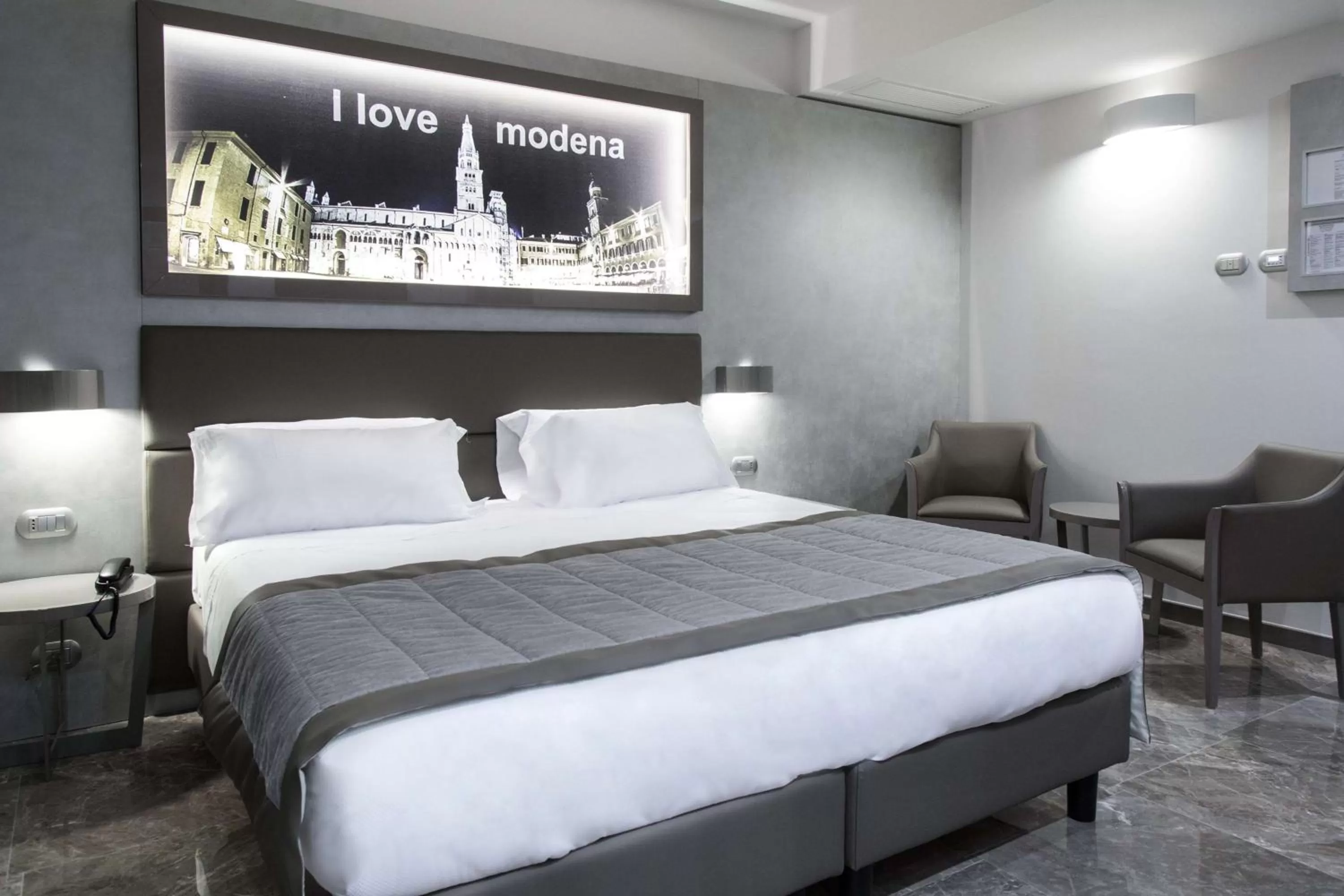 Photo of the whole room, Bed in Best Western Premier Milano Palace Hotel