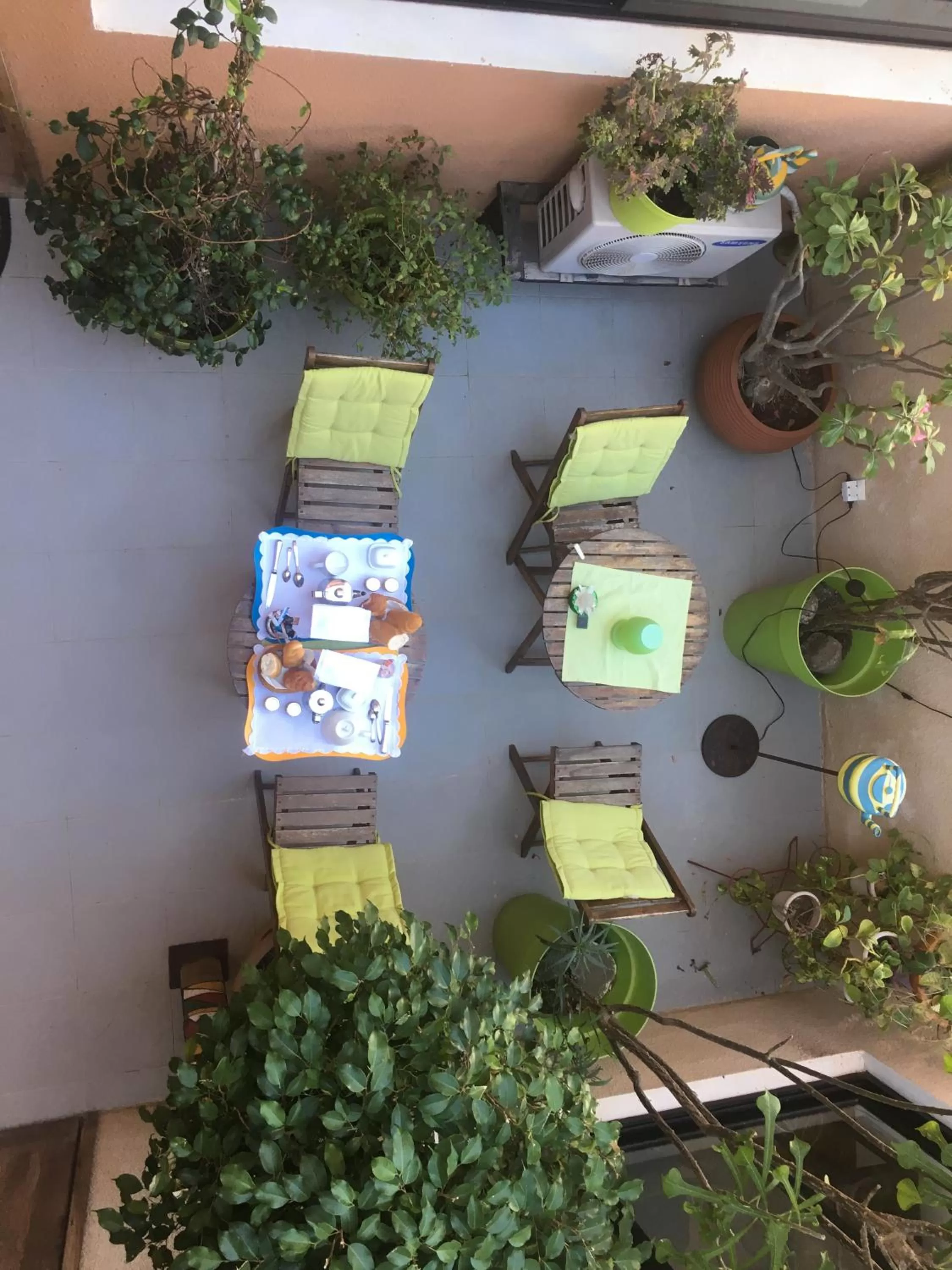 Patio, Bird's-eye View in Nyéléni maison sahel