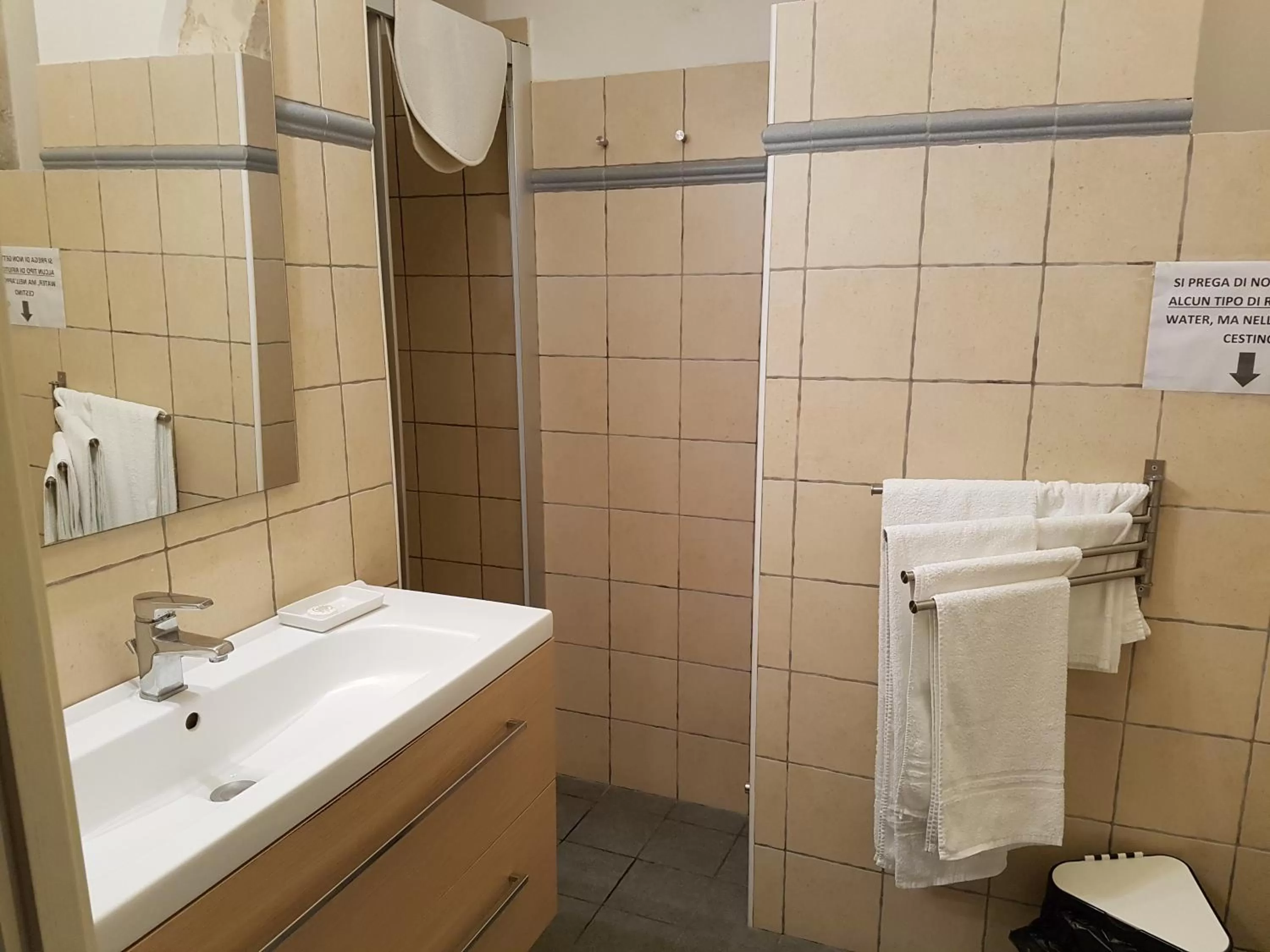 Bathroom in Iblea Paradise