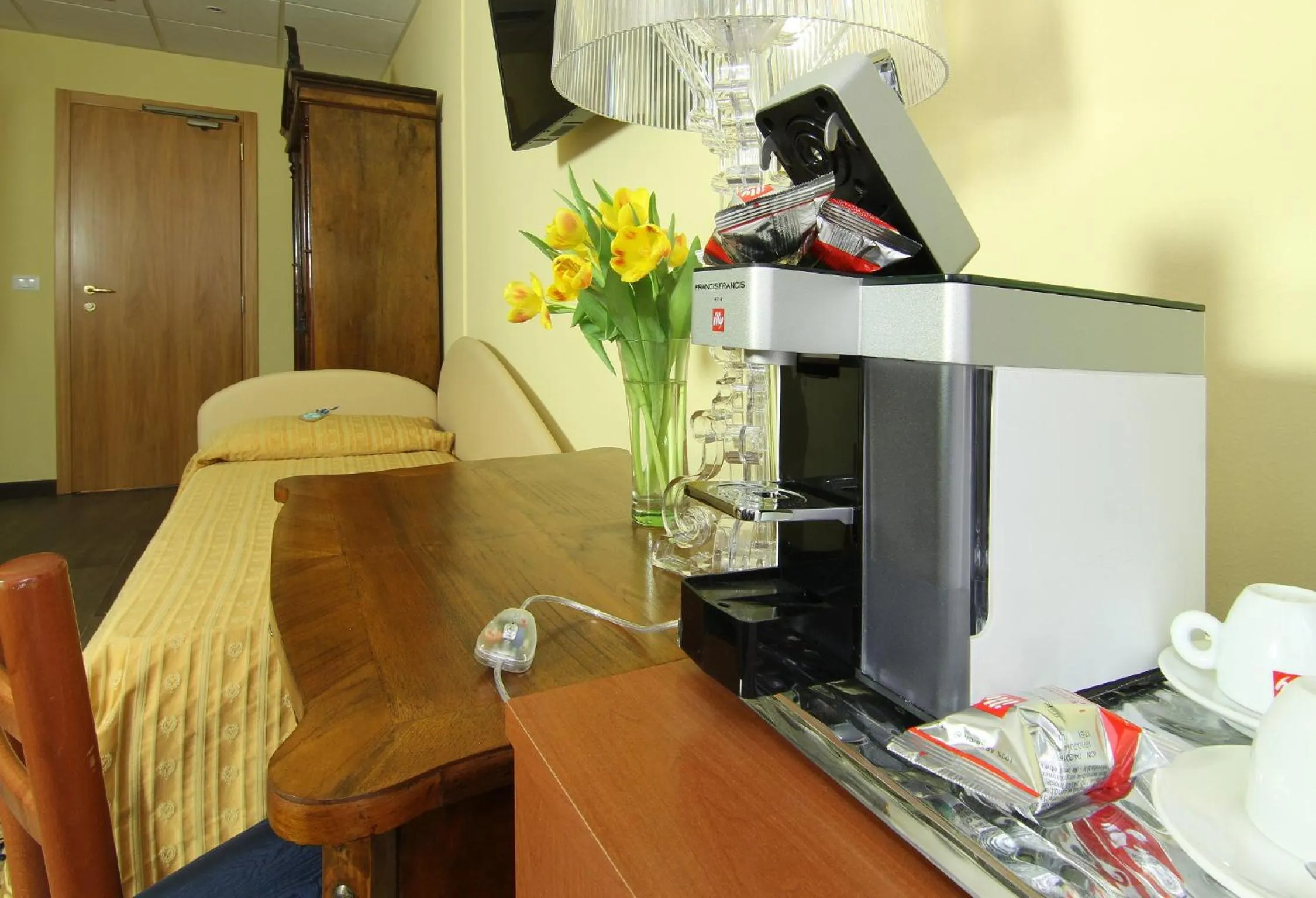 Coffee/tea facilities in Albergo Al Viale