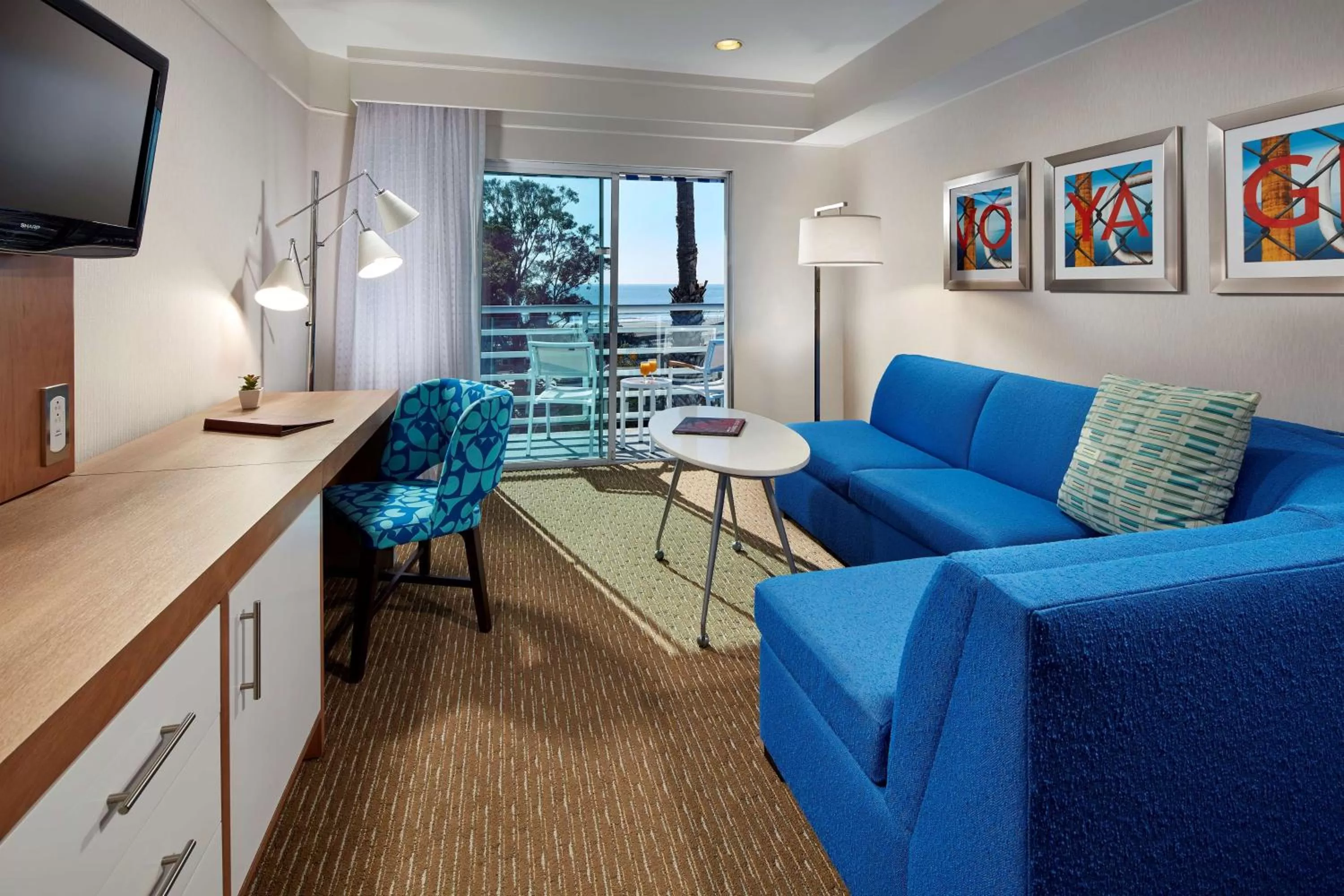 Deluxe King Suite with Ocean View in DoubleTree Suites by Hilton Doheny Beach