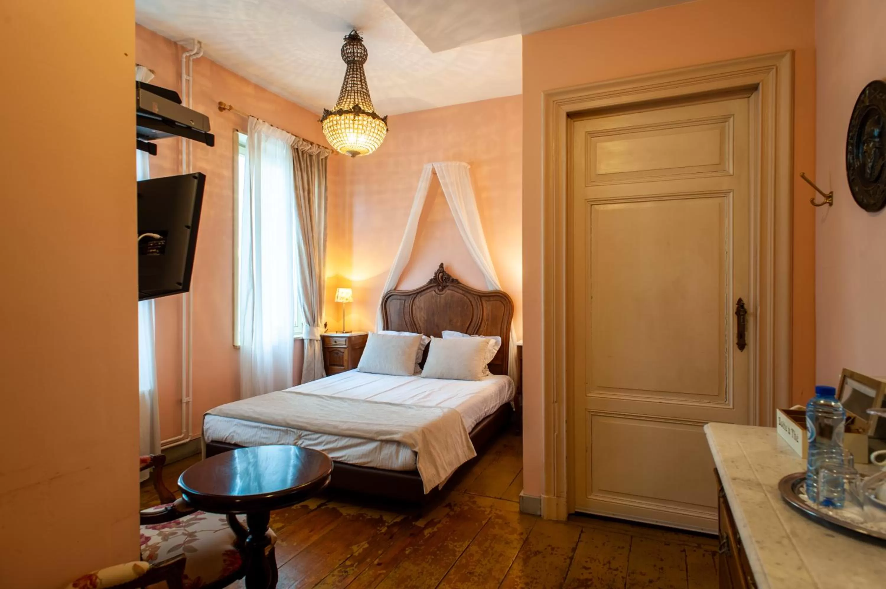 Bedroom, Bed in Charme Hotel Hancelot