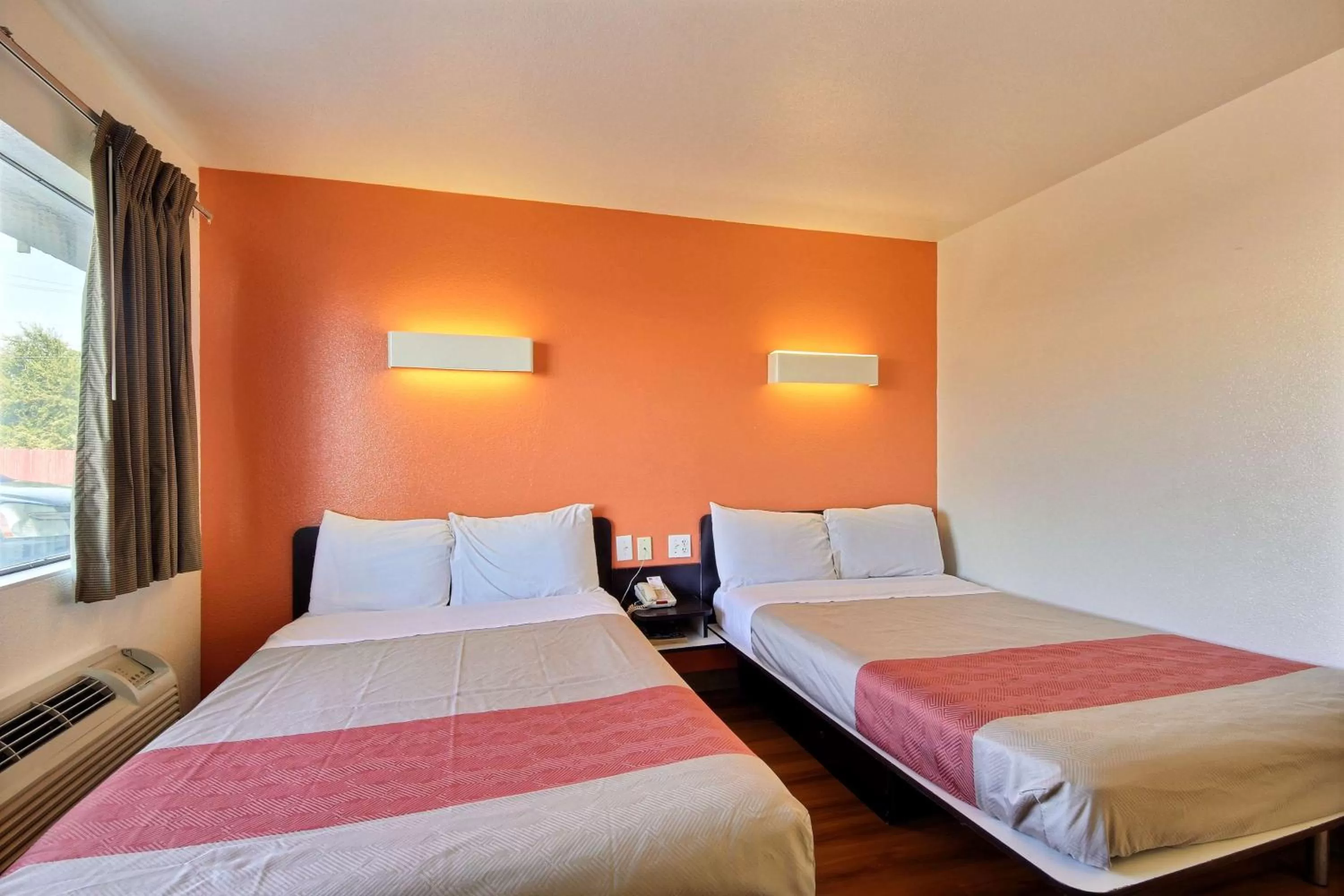 Photo of the whole room, Bed in Motel 6-Laredo, TX - South