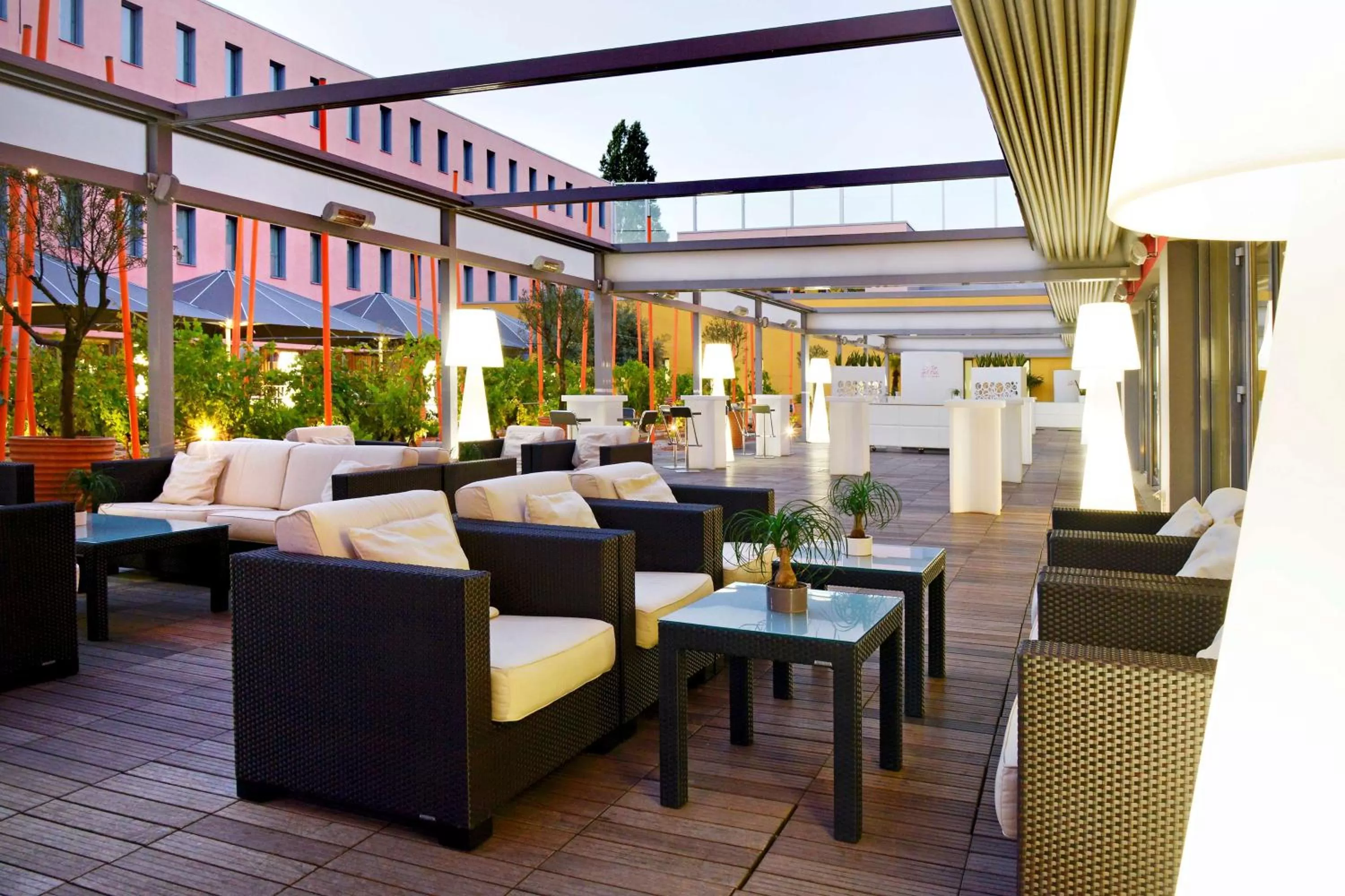 Property building in Radisson Blu Hotel Toulouse Airport