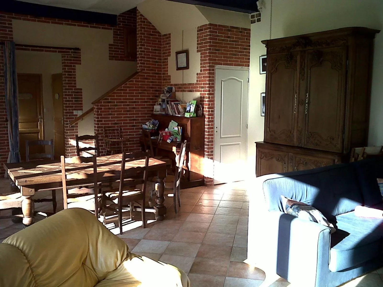 Communal lounge/ TV room in Le Cardonnet