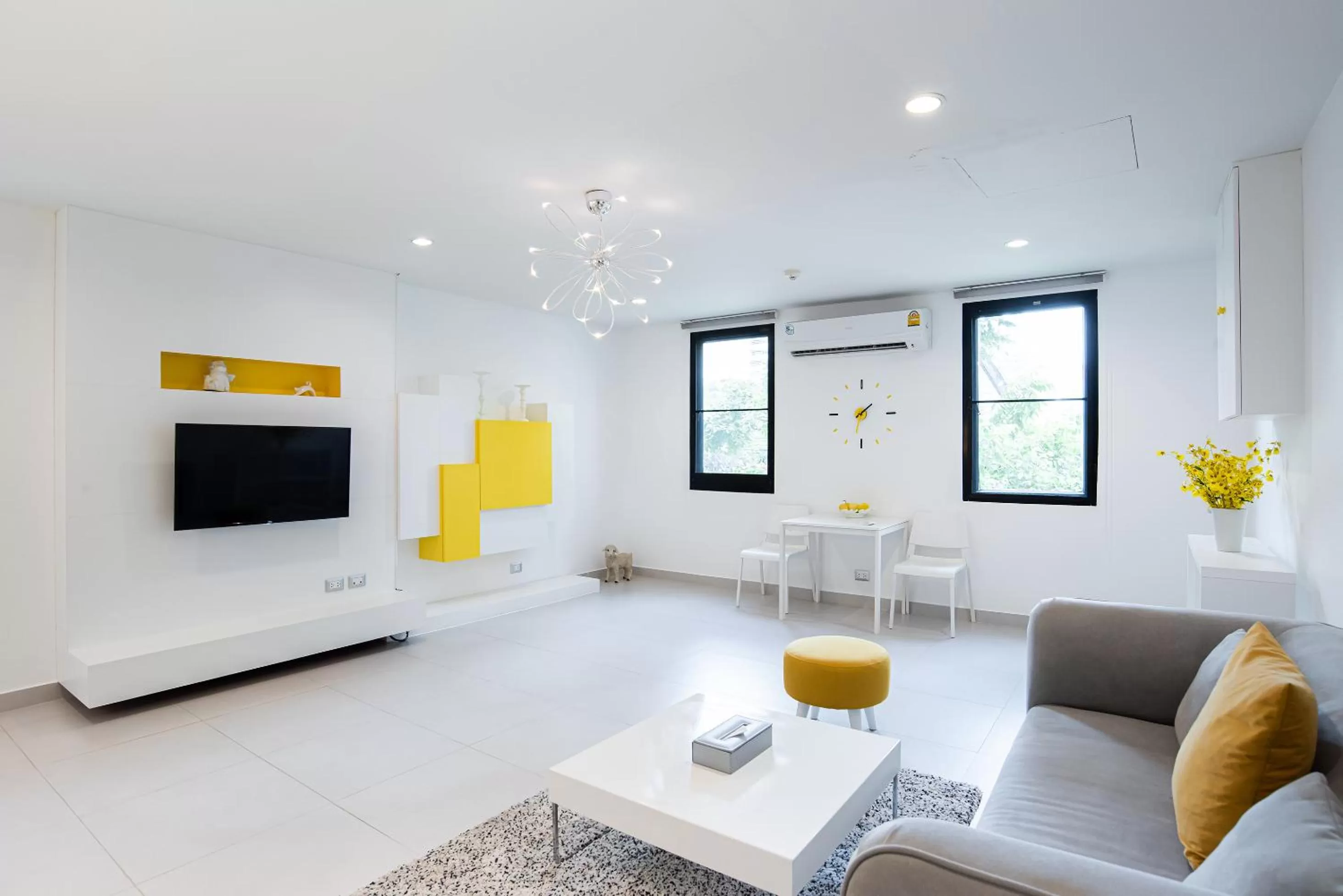 Living room in Benviar Tonson Residence