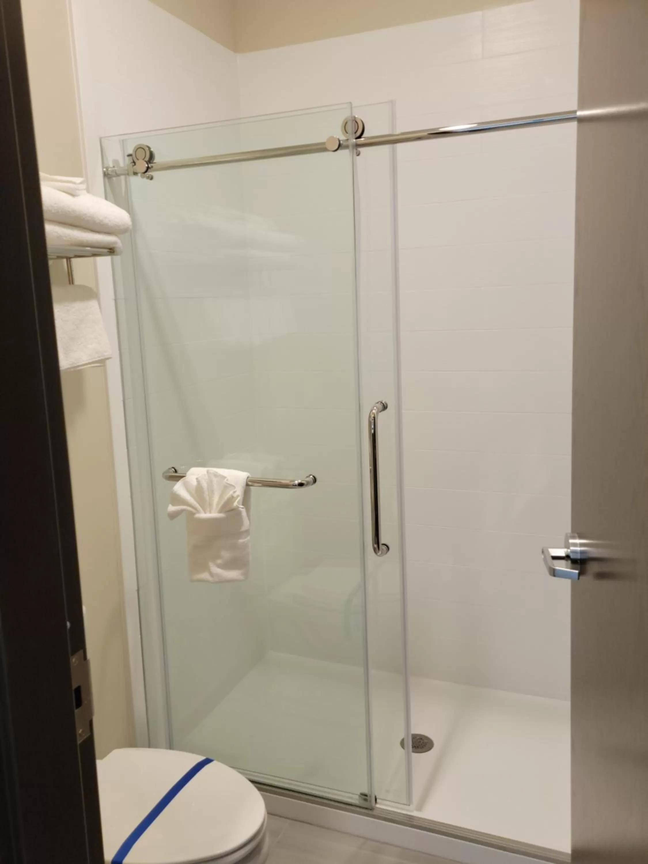 Shower in Scenic View Inn & Suites Moab