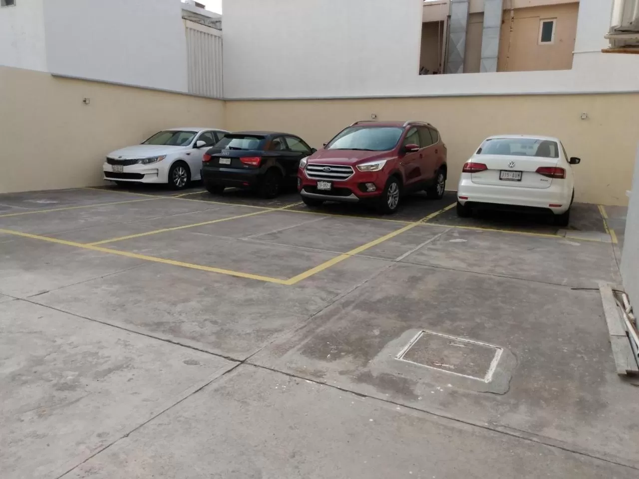 Inner courtyard view in EXECUTIROOMS VERACRUZ
