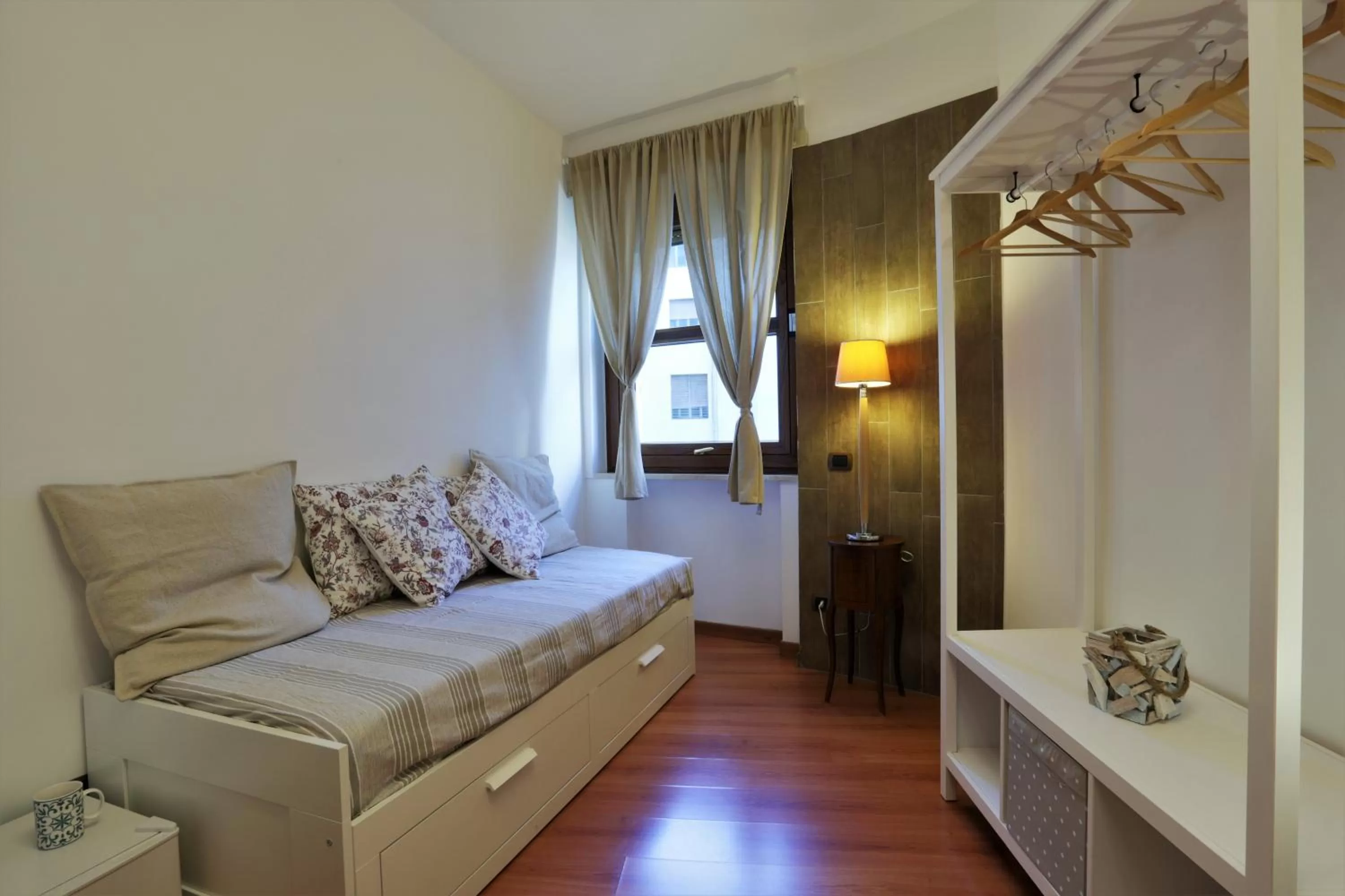 Food and drinks, Seating Area in Napoli Vesuvio Apartments by Dimorra