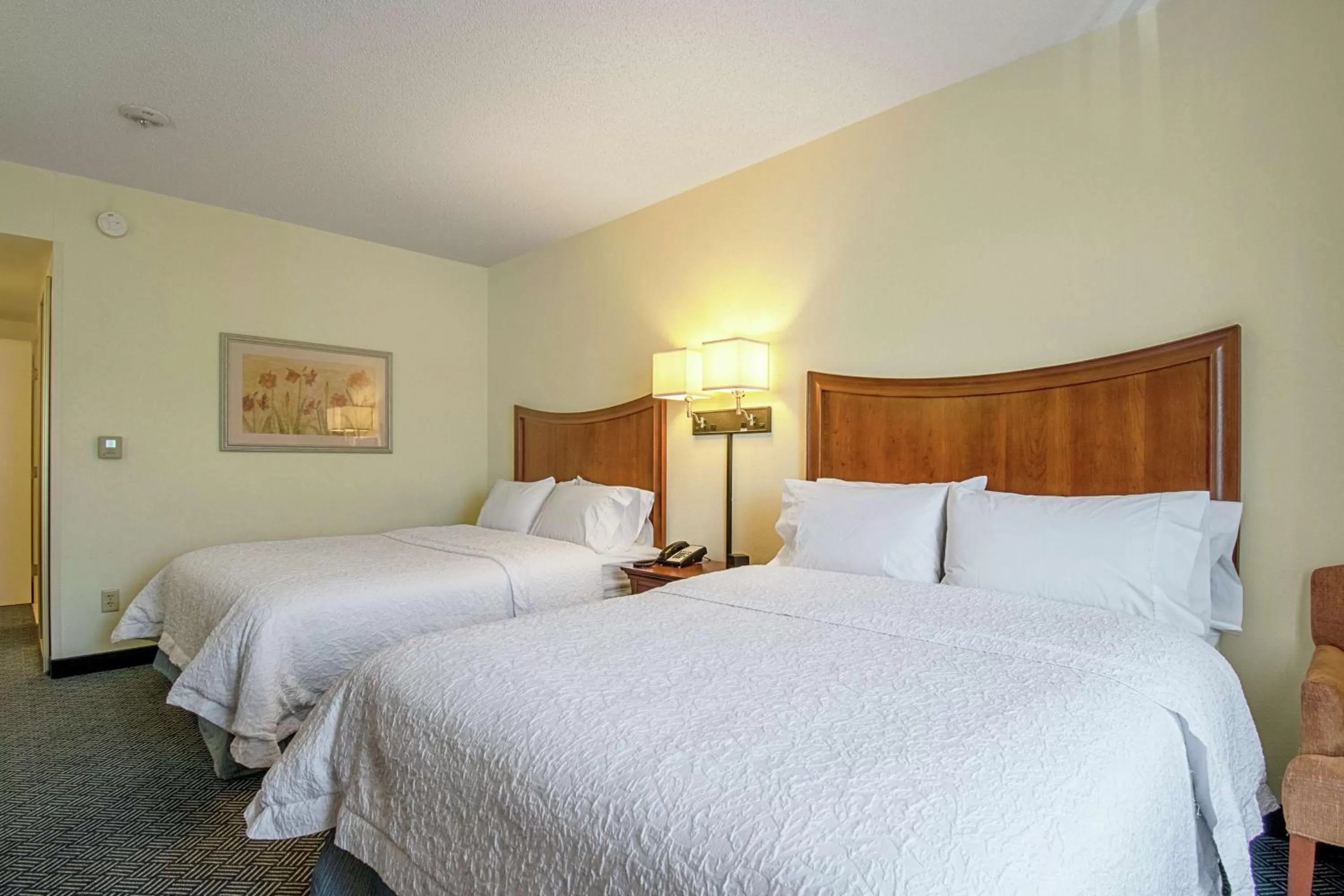 Bed in Hampton Inn Pine Grove