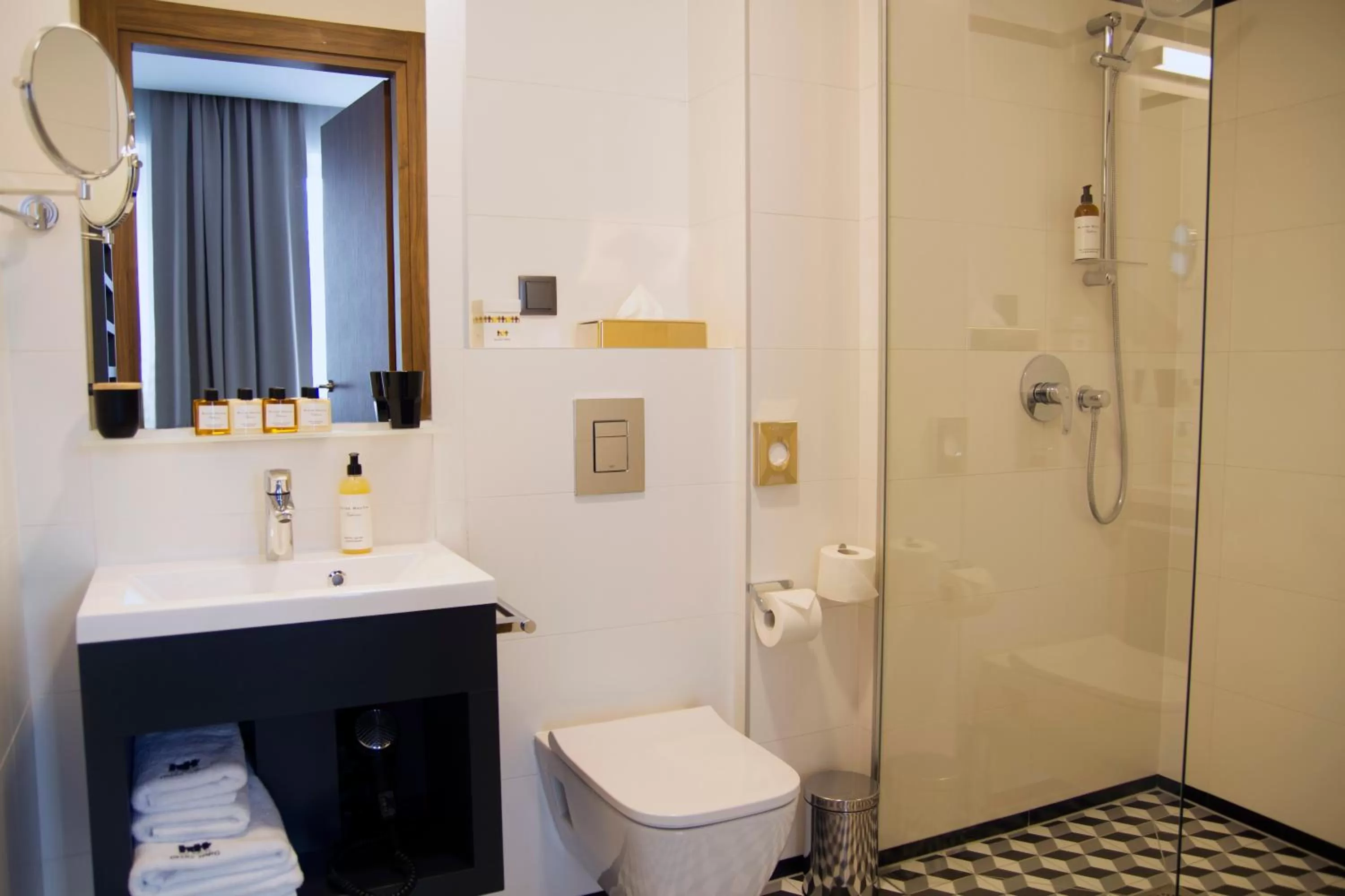 Shower in IBB Hotel Gdańsk