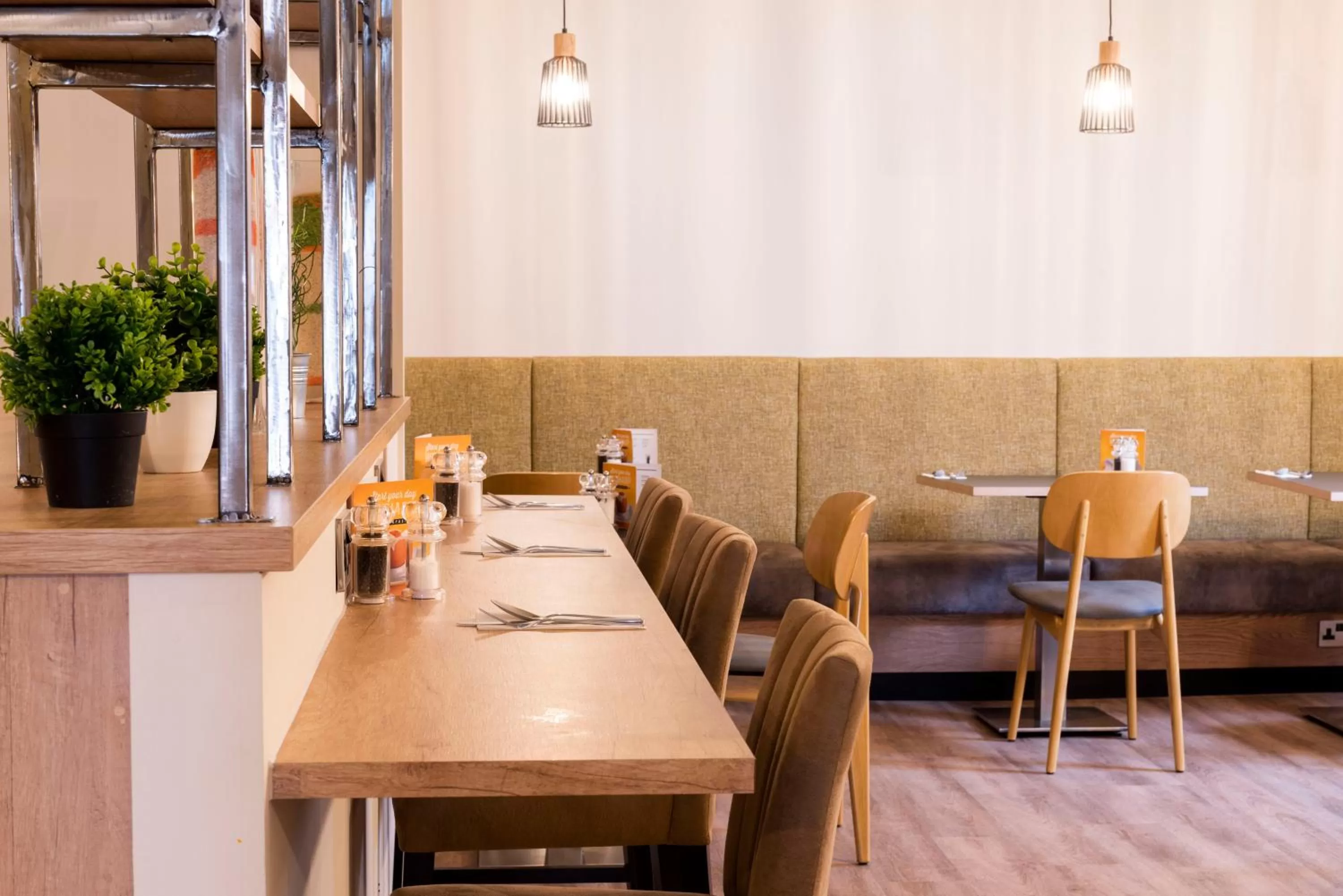 Restaurant/places to eat in Holiday Inn Birmingham M6, Jct7 by IHG