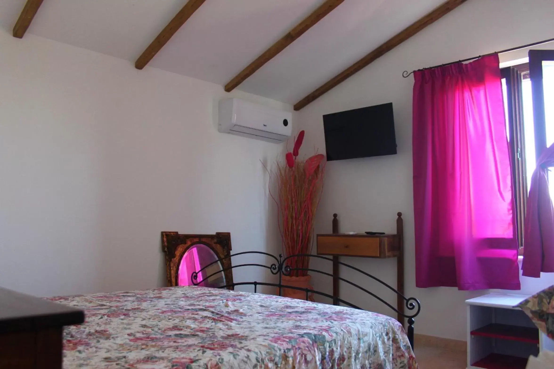 Double Room with Private Bathroom in A Casa di Amici Double Room with Private Bathroom in A Casa di Amici