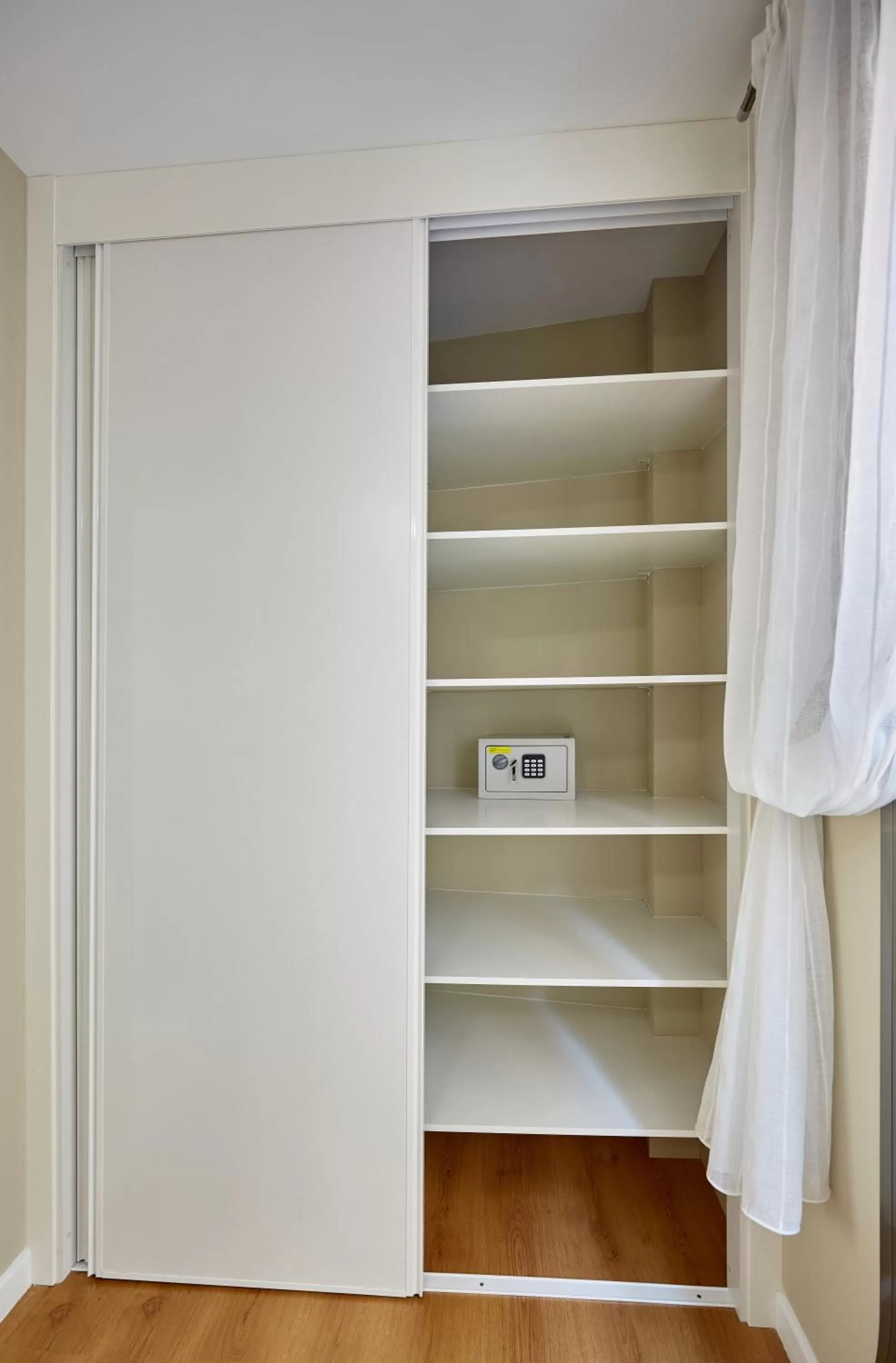 wardrobe in Apart-hotel Happy Life