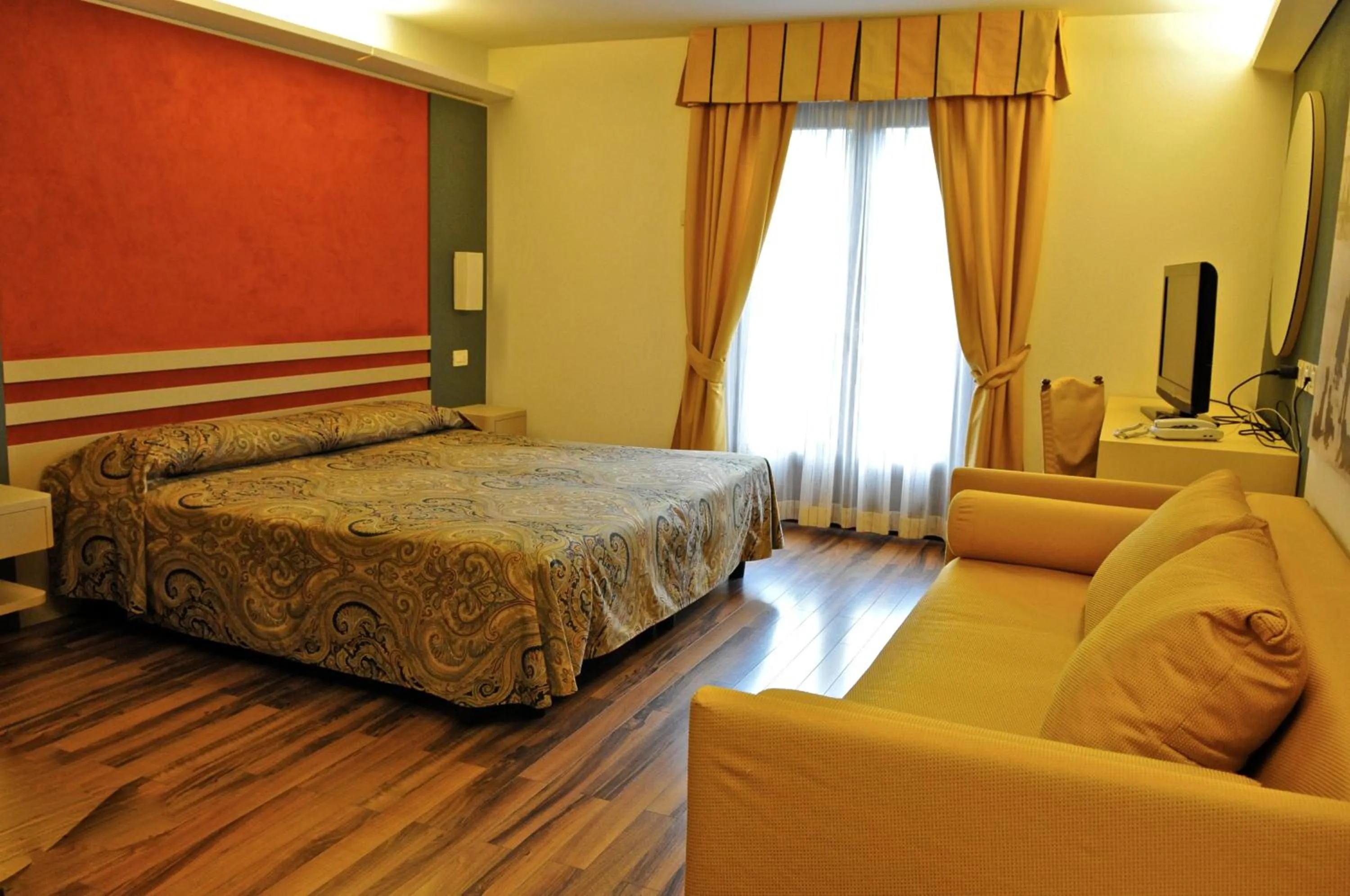 Bedroom, Bed in Hotel Baita Clementi