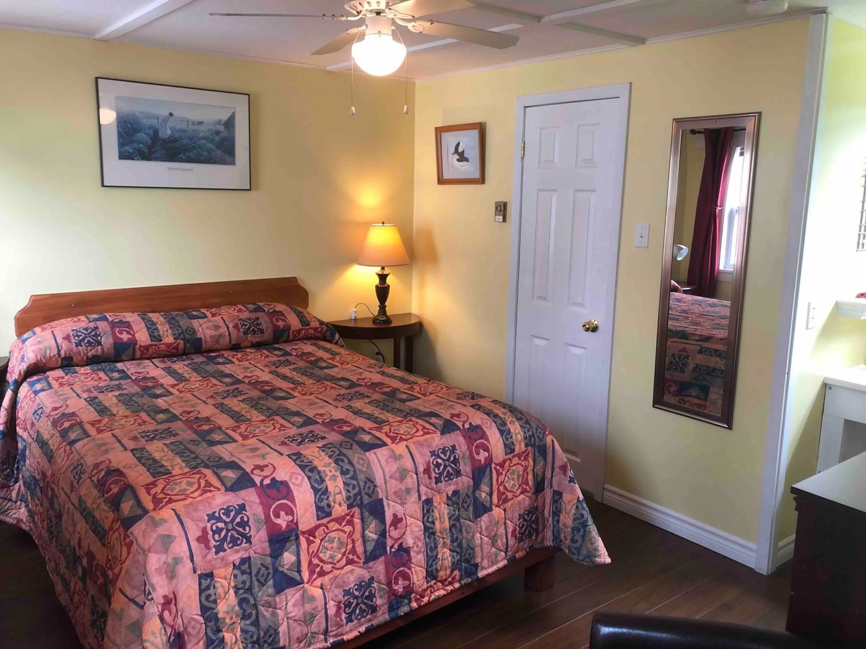 Lakelawn B&B and Motel