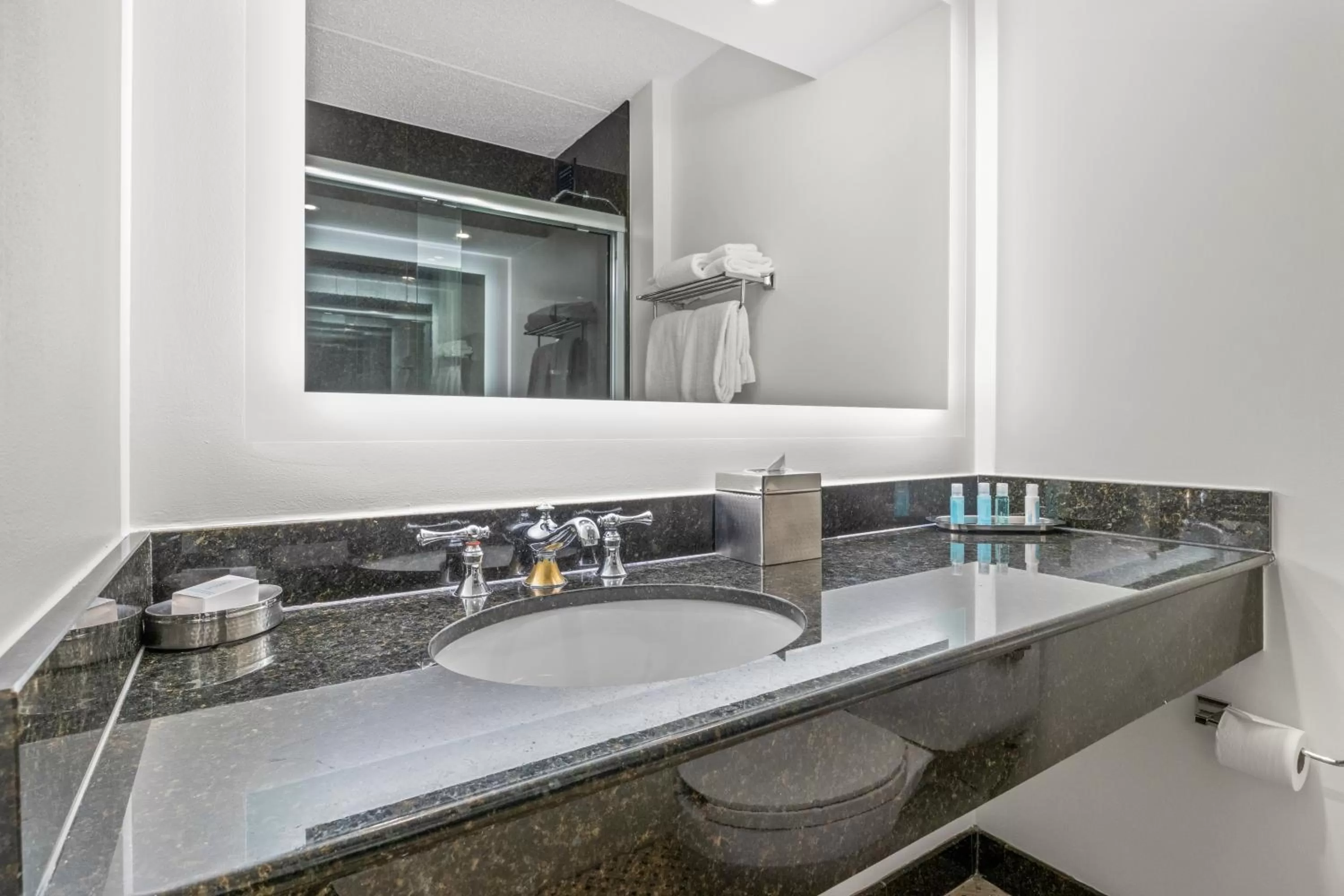 Bathroom in Woodcliff Hotel and Spa