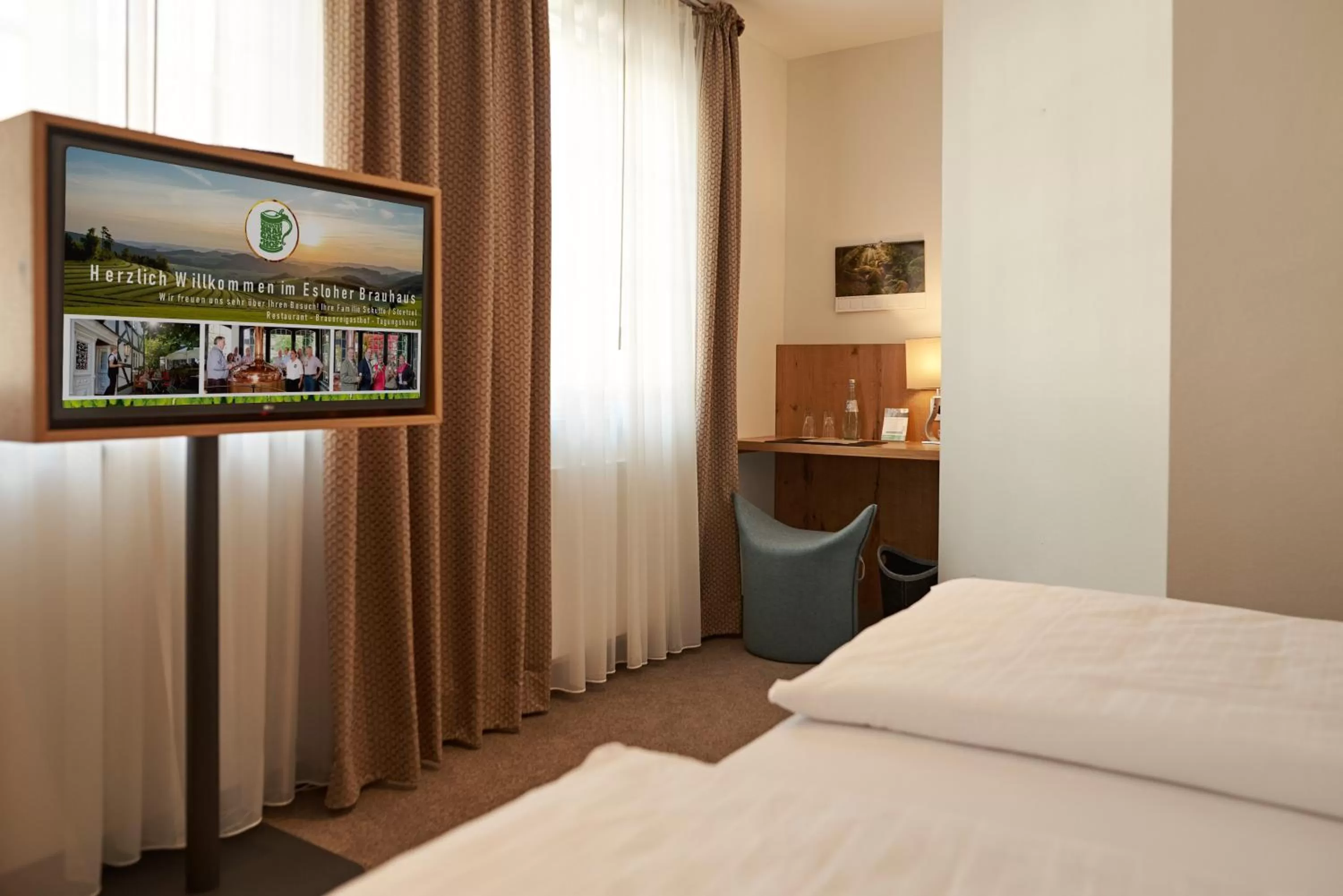 Photo of the whole room, Bed in Esloher Brauhaus