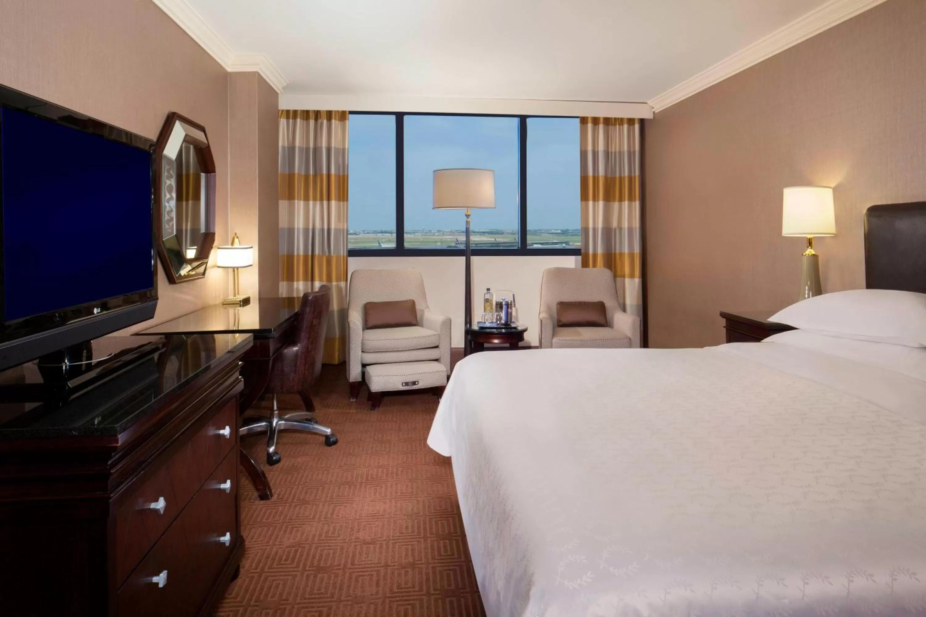 King Room - Hearing Accessible in Sheraton DFW Airport Hotel