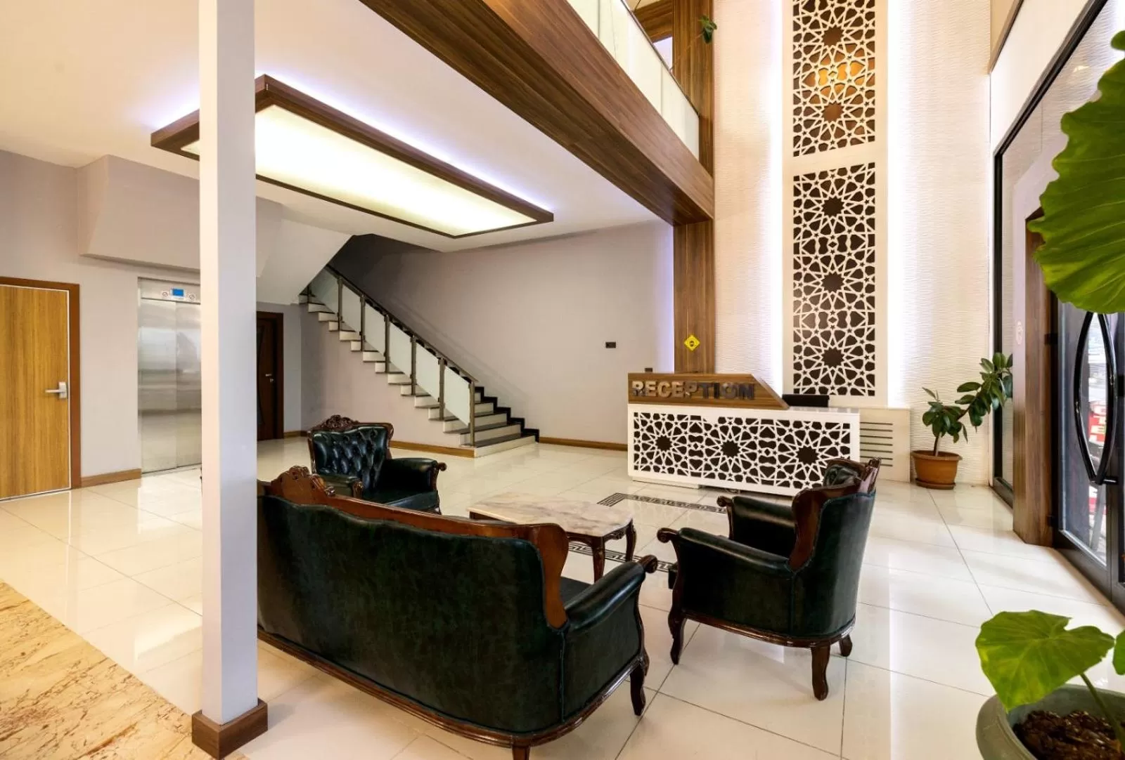 Seating area in Türkler Suite Hotel