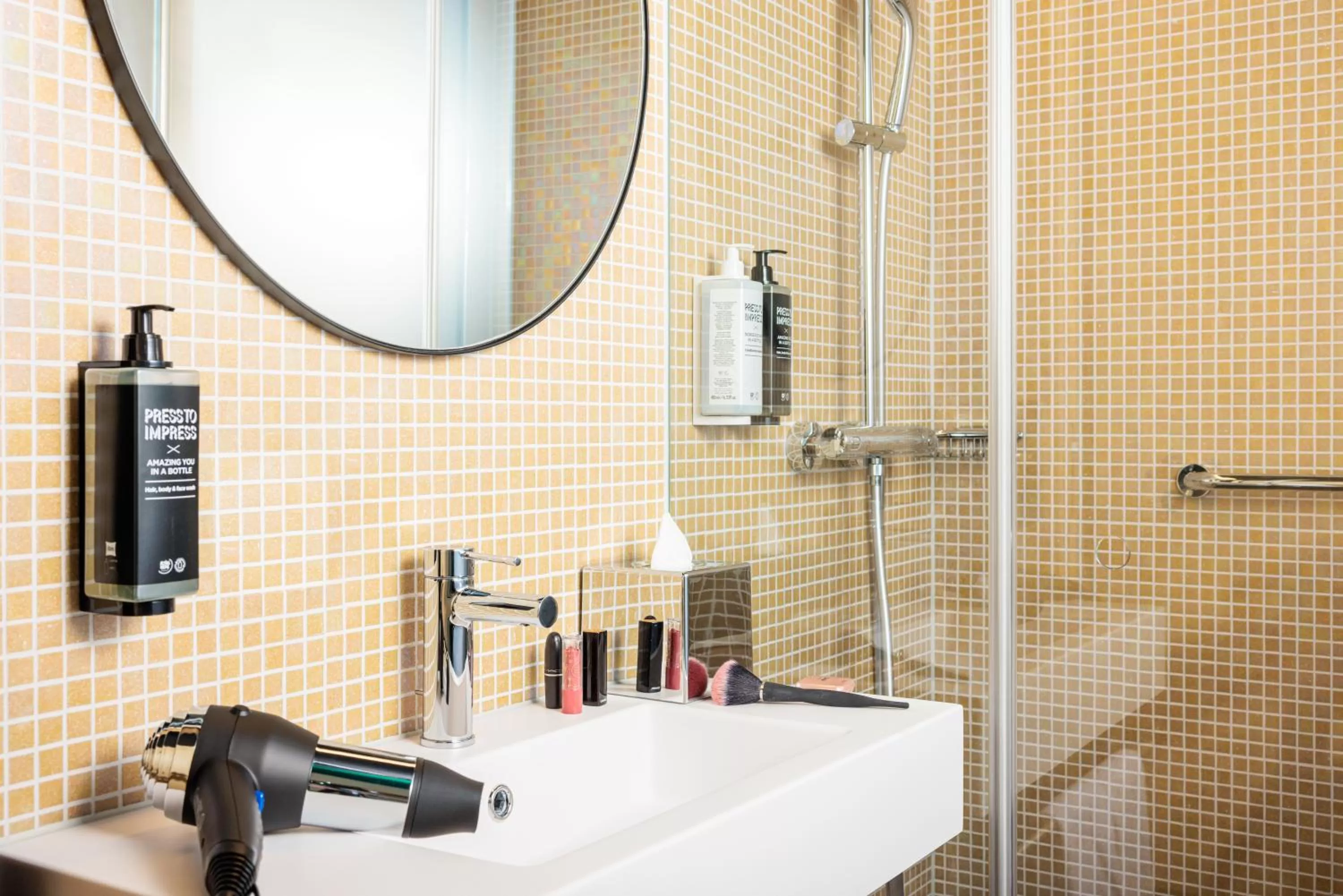 Bathroom in ibis Styles Bern City