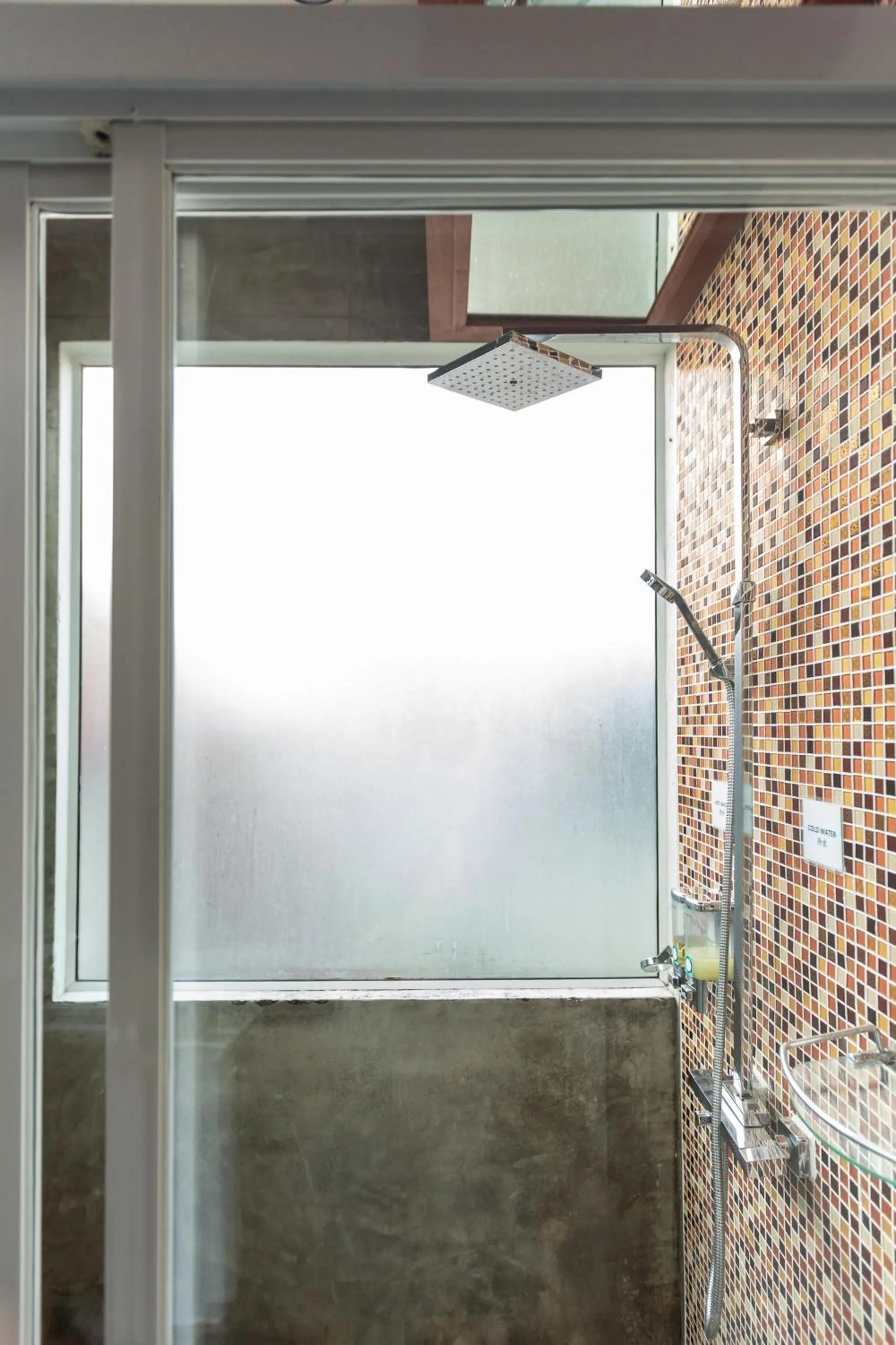 Shower in The Twenty Lodge