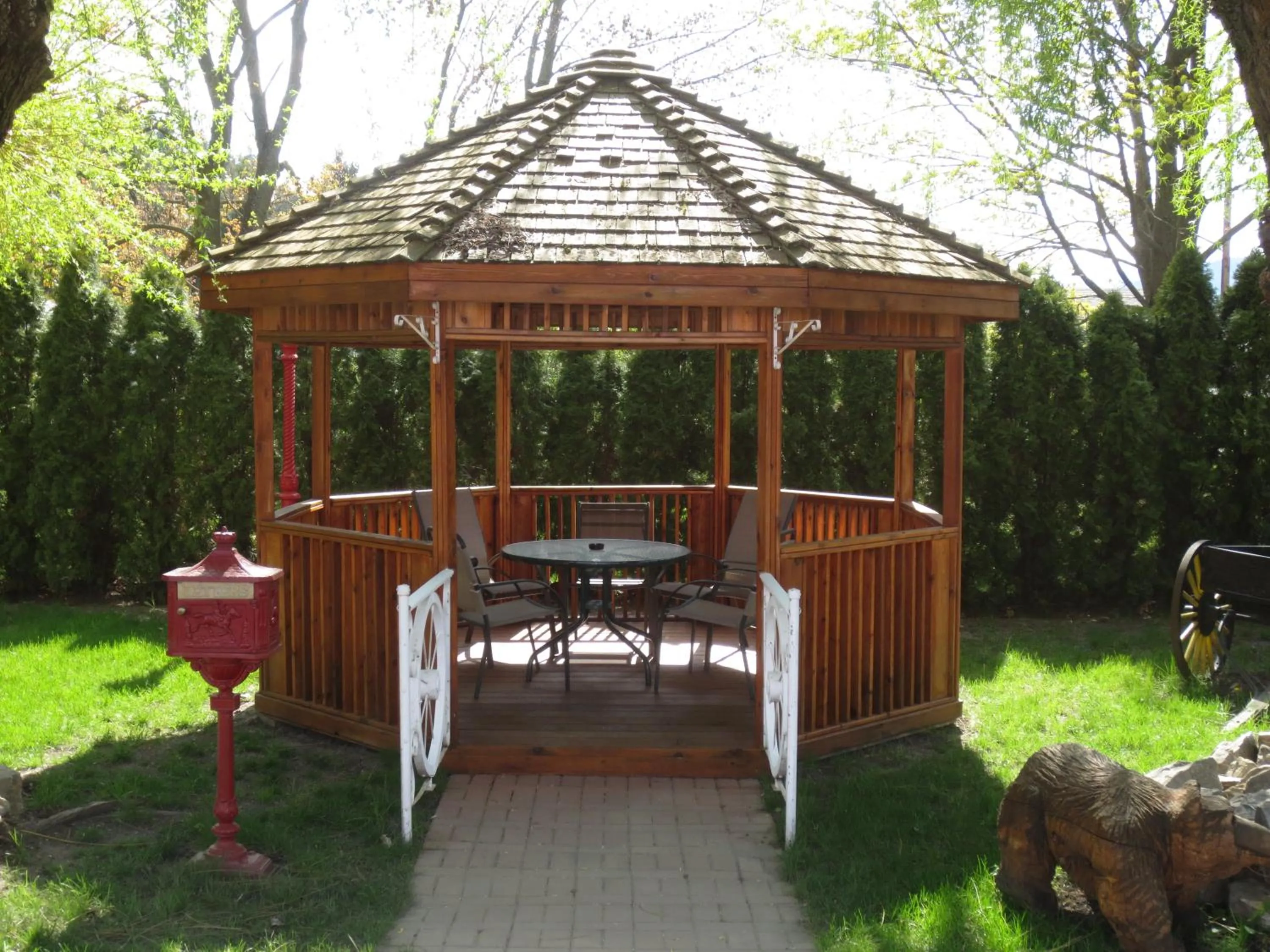 Area and facilities in Overlander Motel