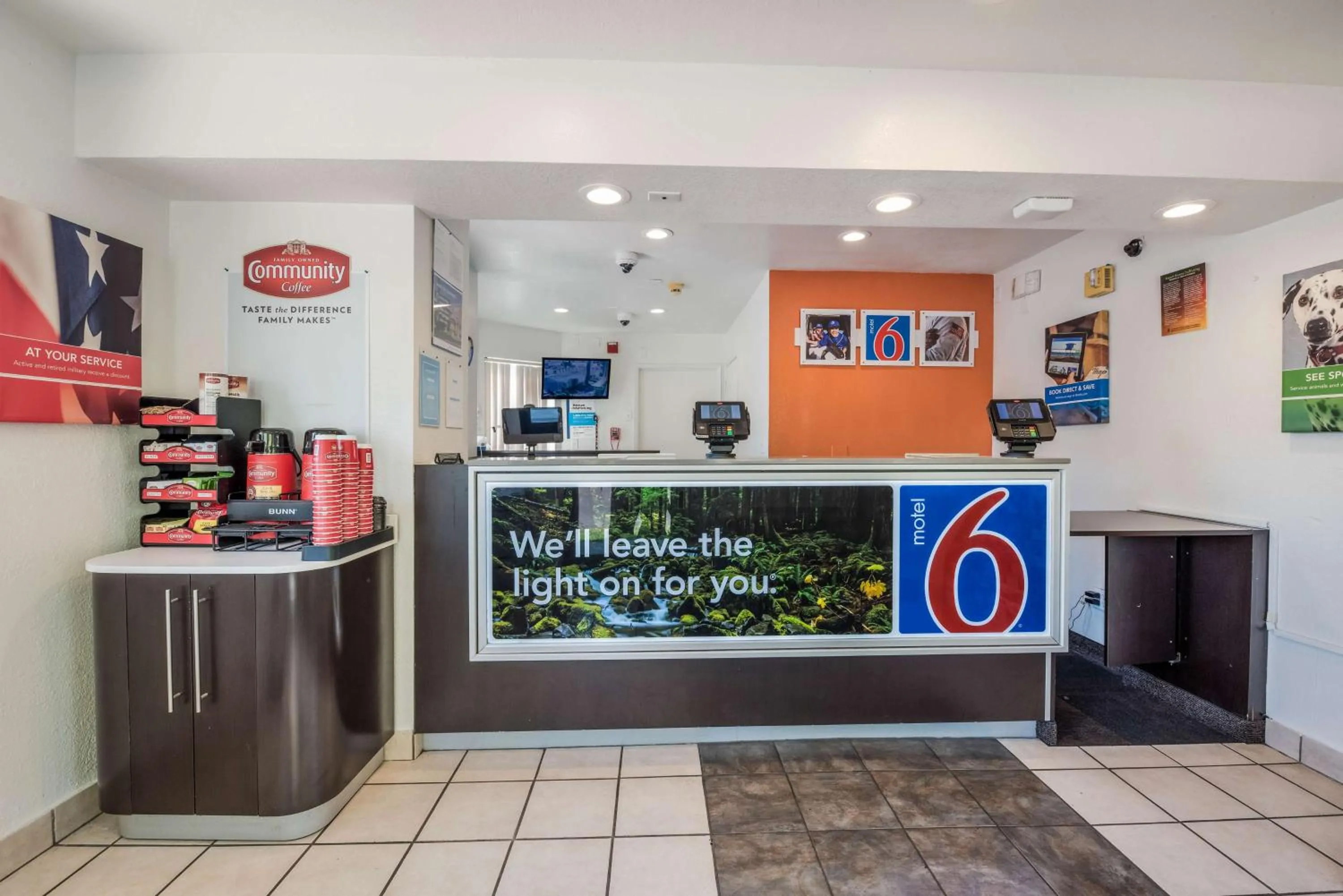 Lobby or reception in Motel 6-Rohnert Park, CA