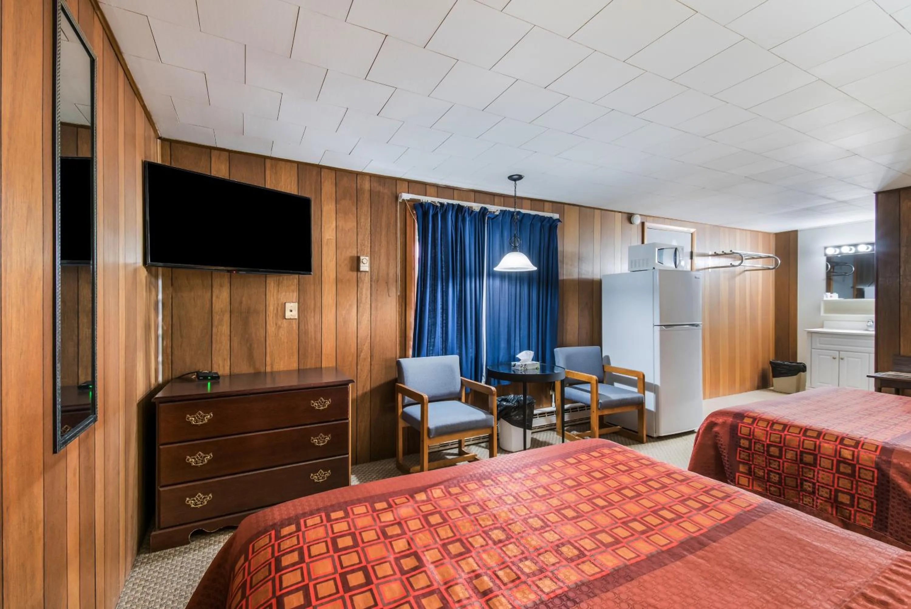 Bed in Highland Inn New Cumberland