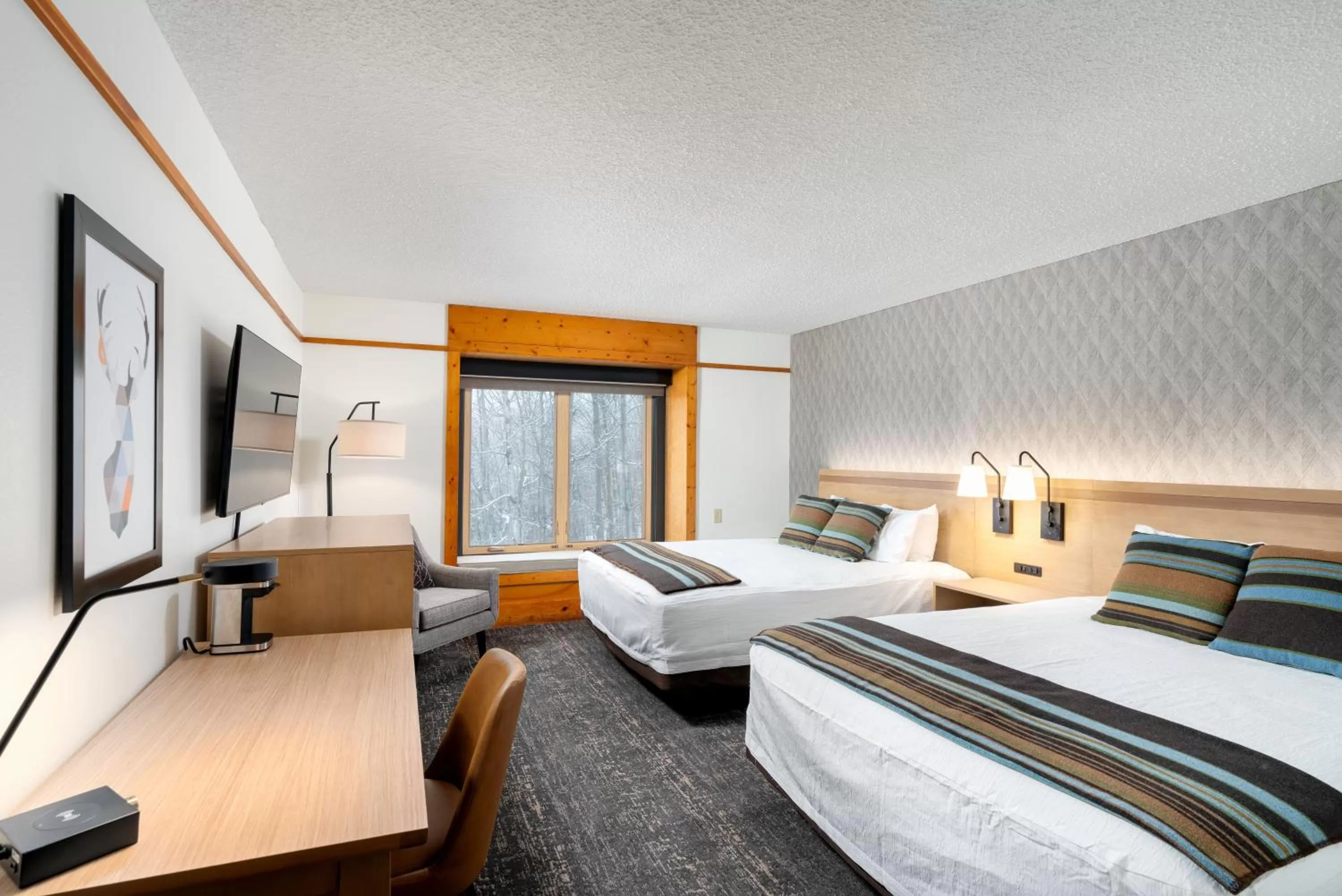 Photo of the whole room in Caribou Highlands Lodge