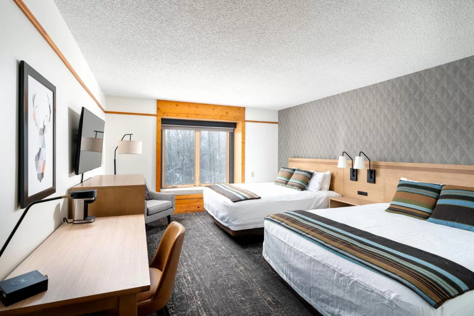 Photo of the whole room in Caribou Highlands Lodge