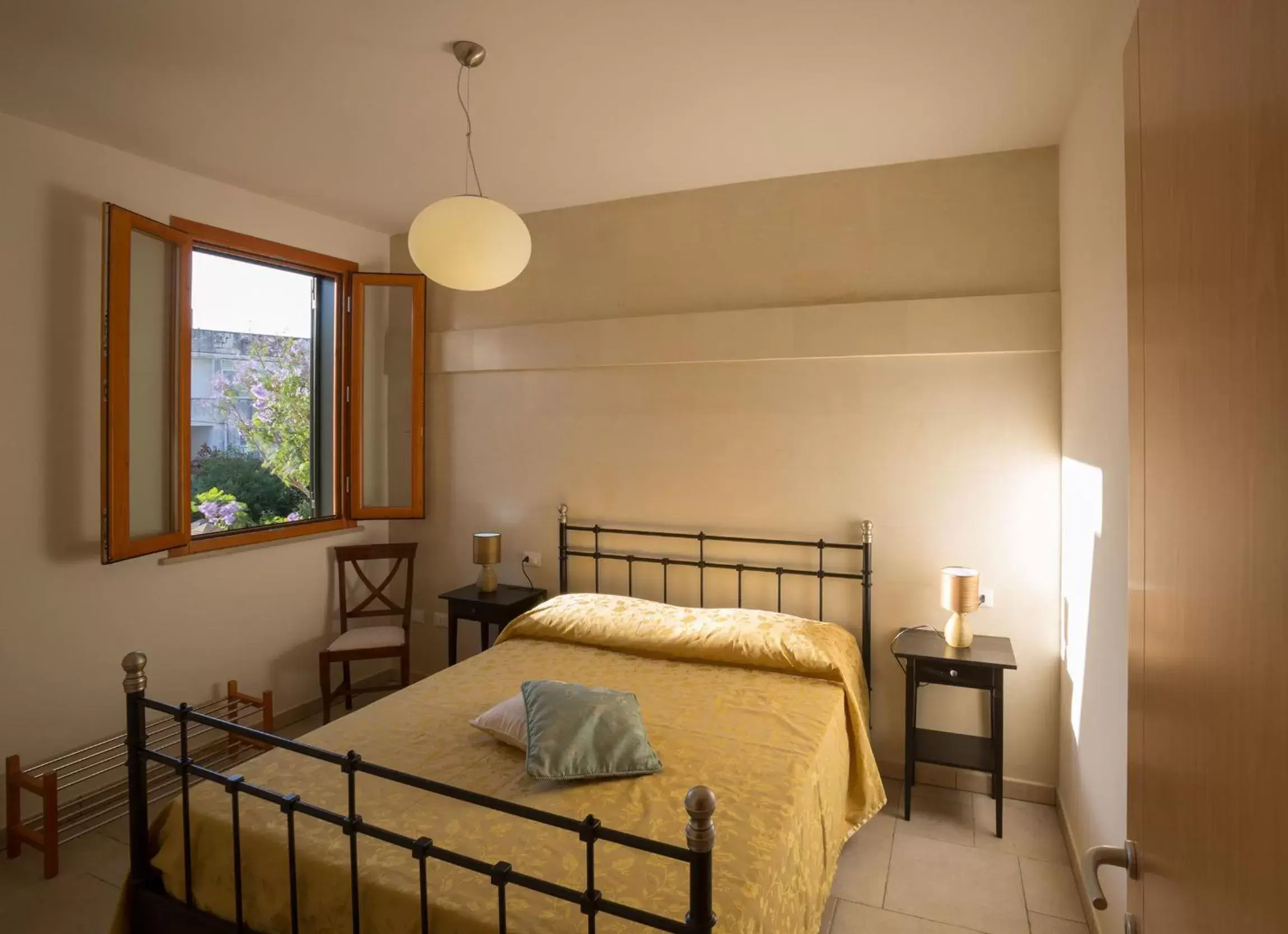 Comfort Double Room with 2 Extra Beds in Casina dei Nonni Comfort Double Room with 2 Extra Beds in Casina dei Nonni