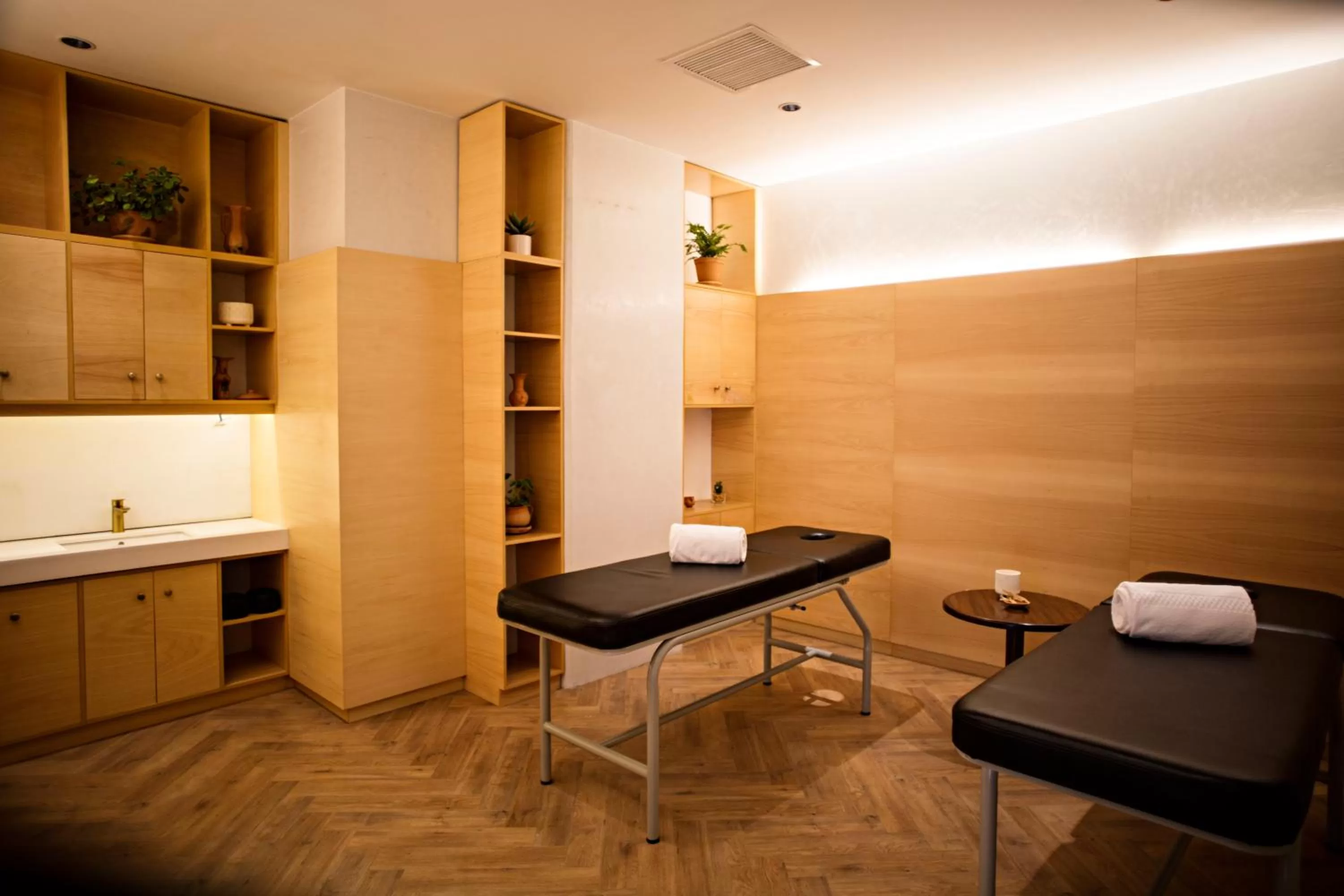 Massage in Met Hotel