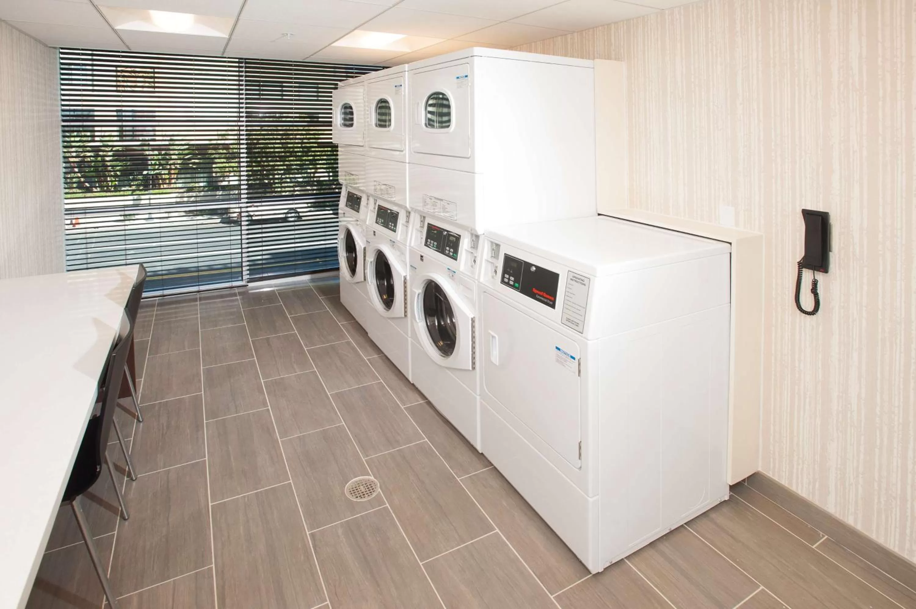 Property building in Hilton Garden Inn Burbank Los Angeles