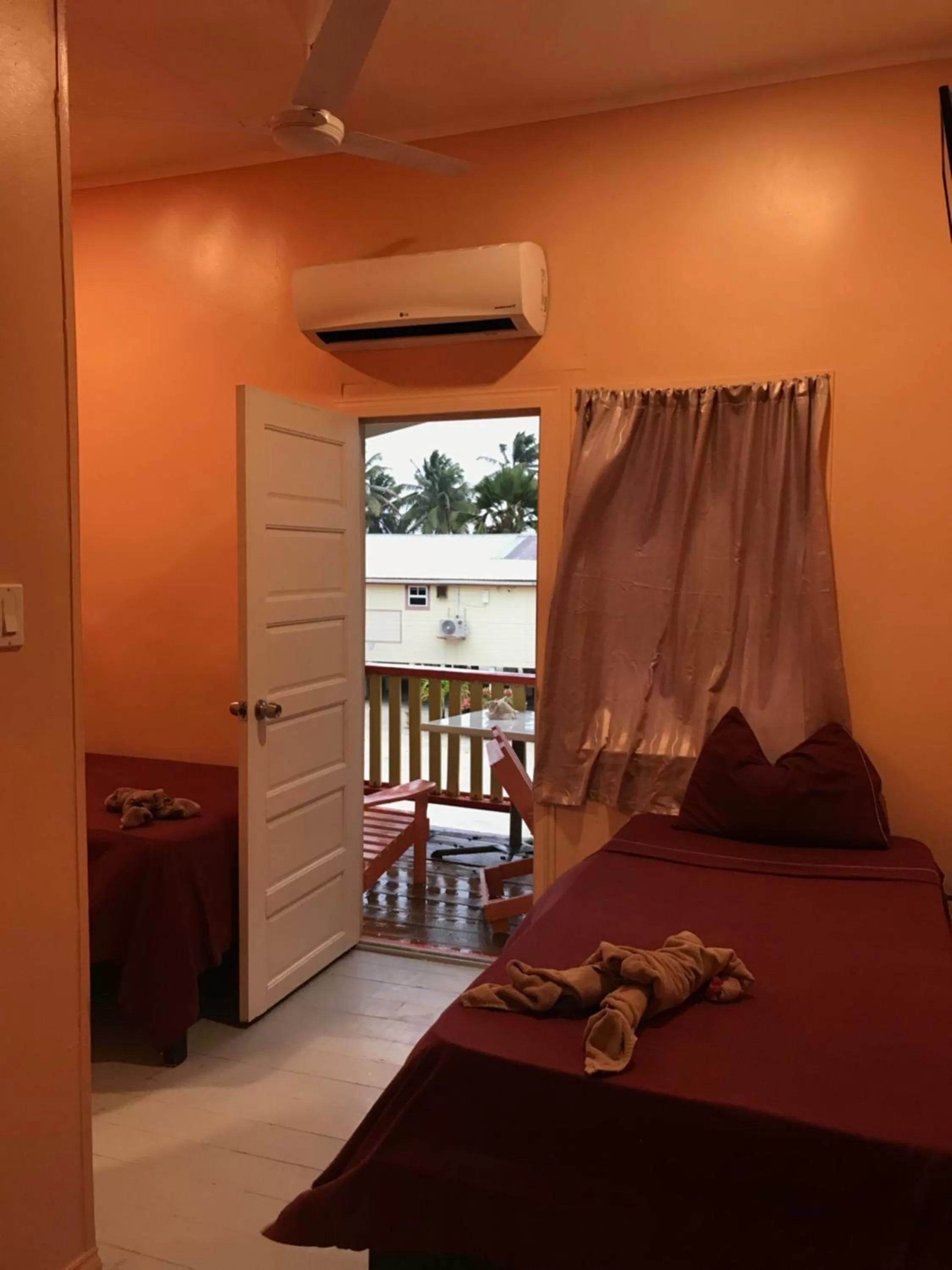 Patio, Bed in Tropical Paradise Express