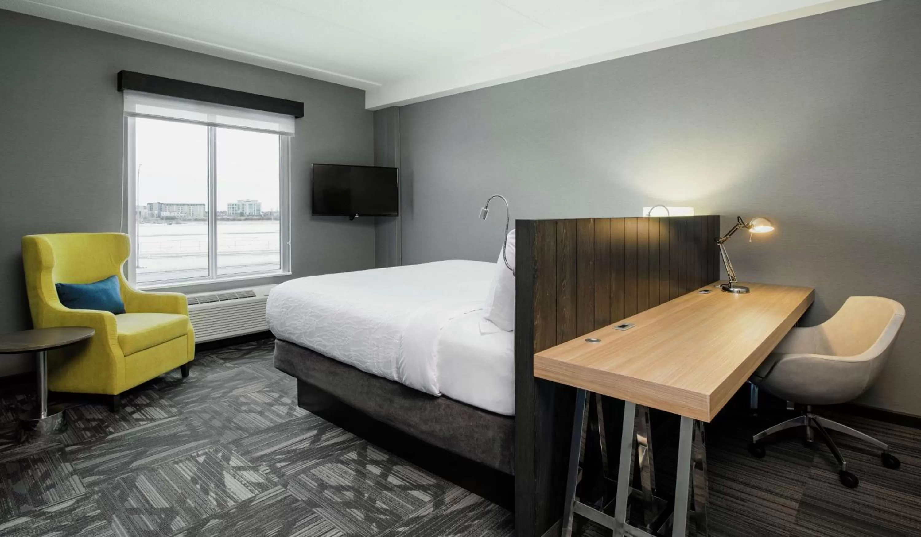 Bedroom, Bed in Hilton Garden Inn Winnipeg South