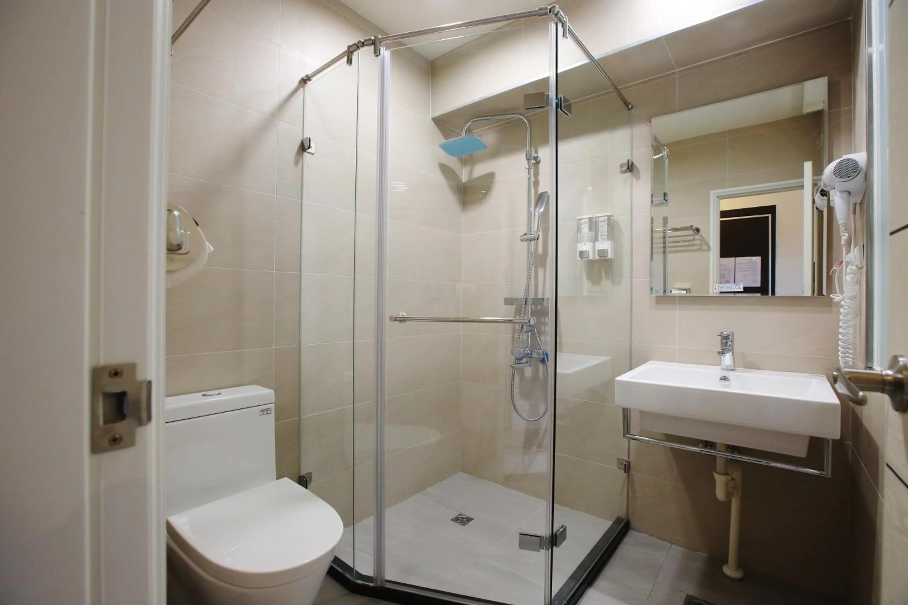 Toilet in Loosha Hostel