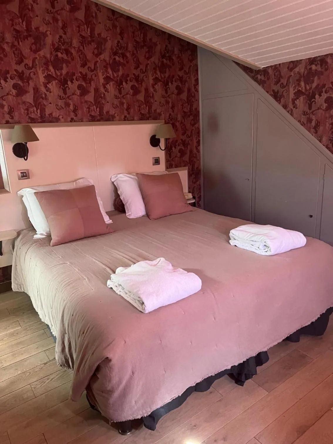 Double Room with Private External Bathroom in Hotel Le Ponteil