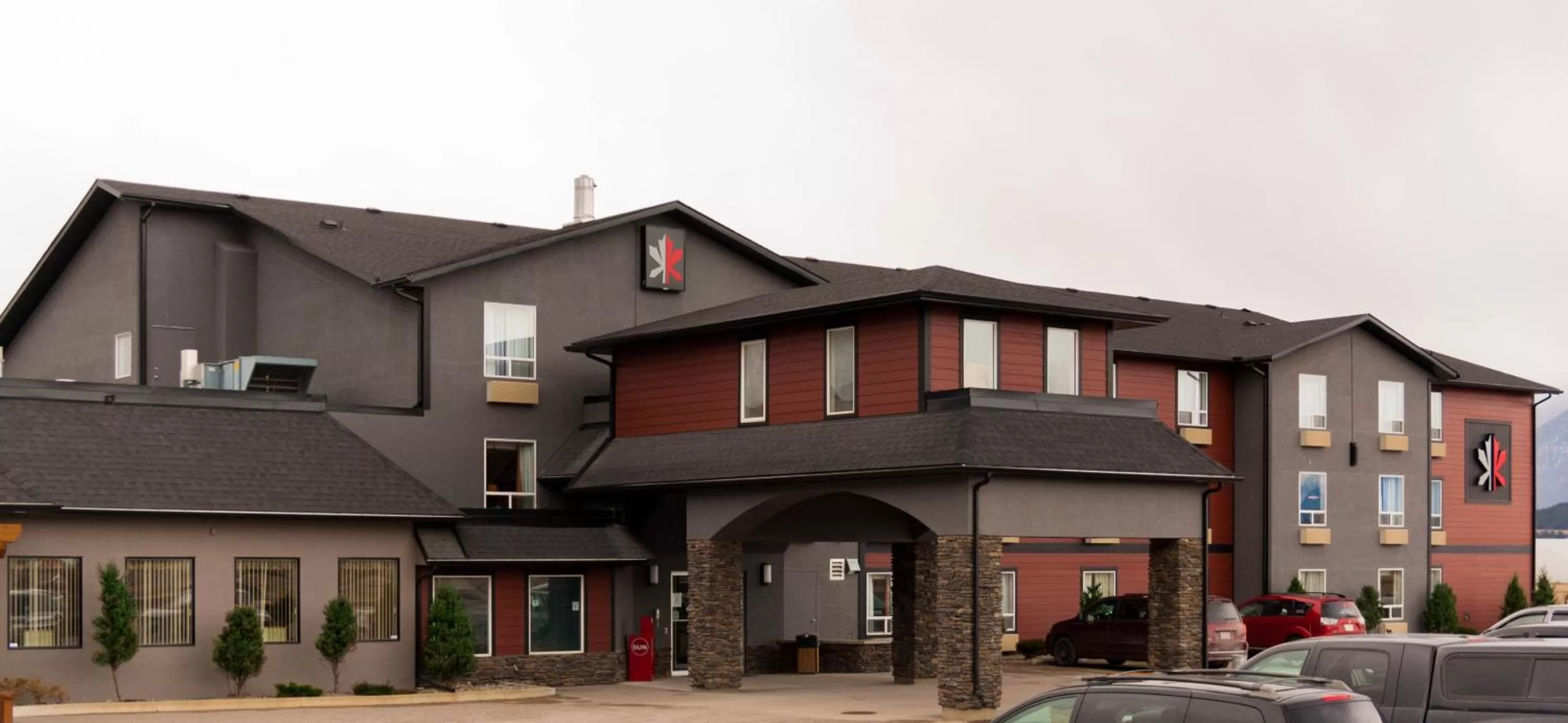 Property building in The Kanata Inns Invermere