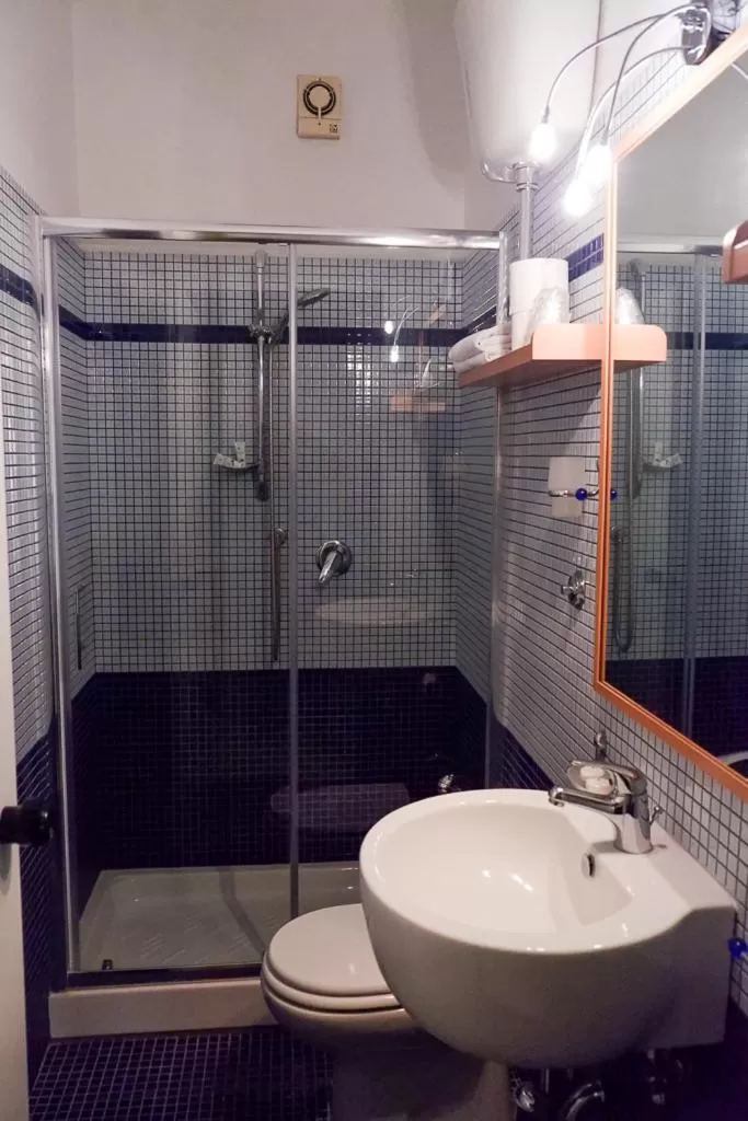 Shower in Hotel Letizia