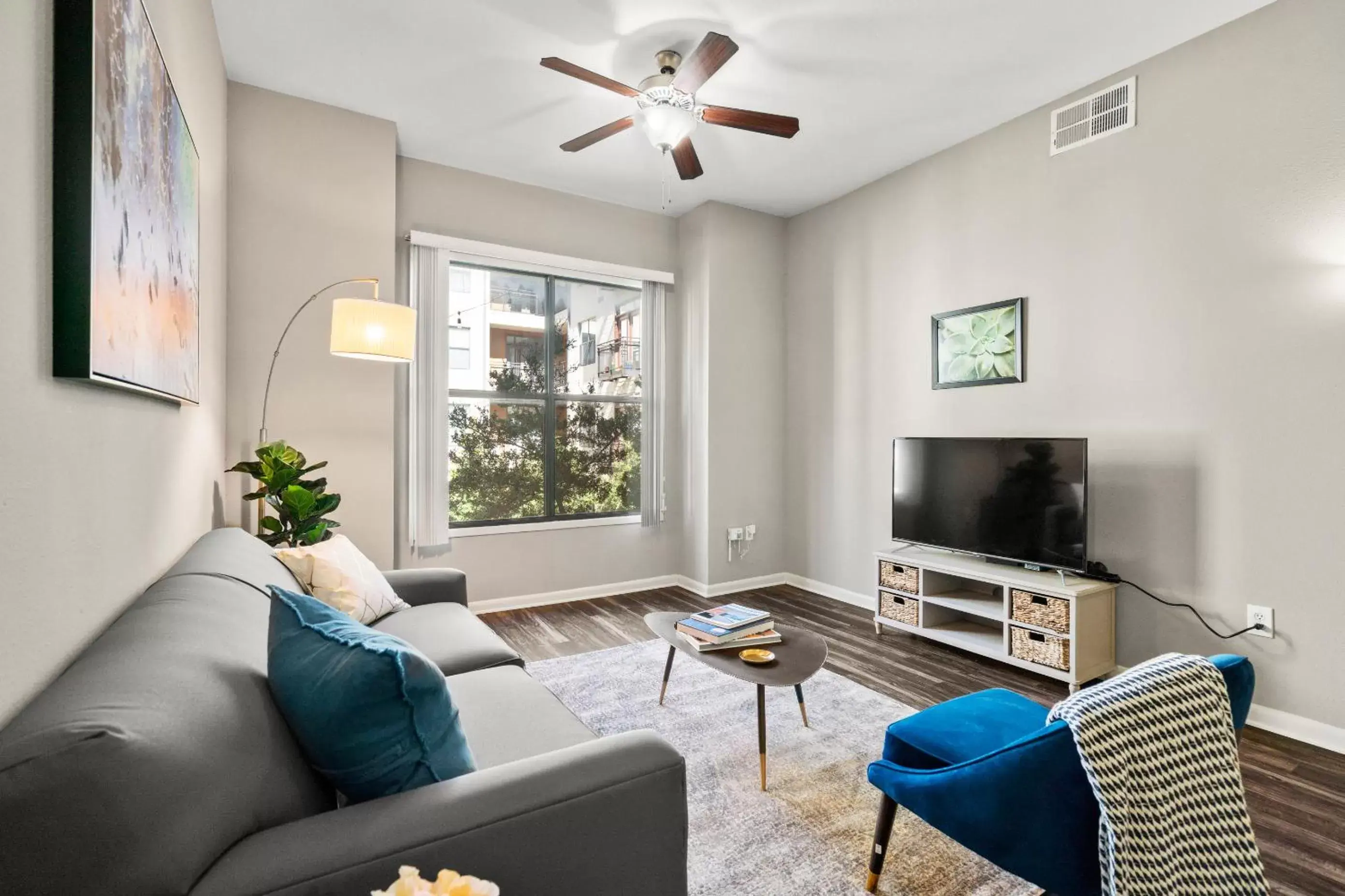 Two-Bedroom Apartment (Self Check-in with Virtual Front Desk) in Kasa Legacy Town Center Plano Two-Bedroom Apartment (Self Check-in with Virtual Front Desk) in Kasa Legacy Town Center Plano