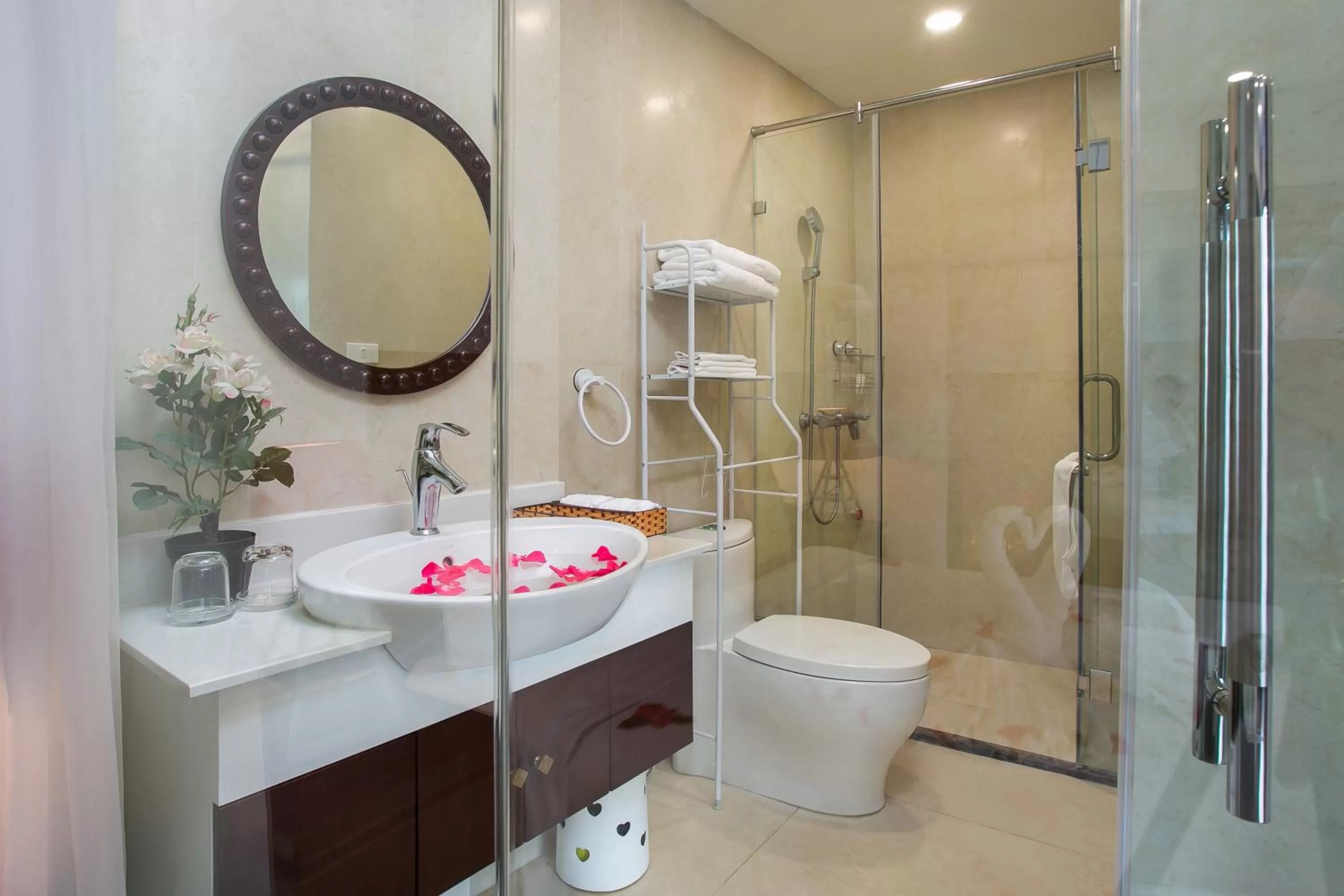 Shower in Au Coeur d'Hanoi Boutique Hotel